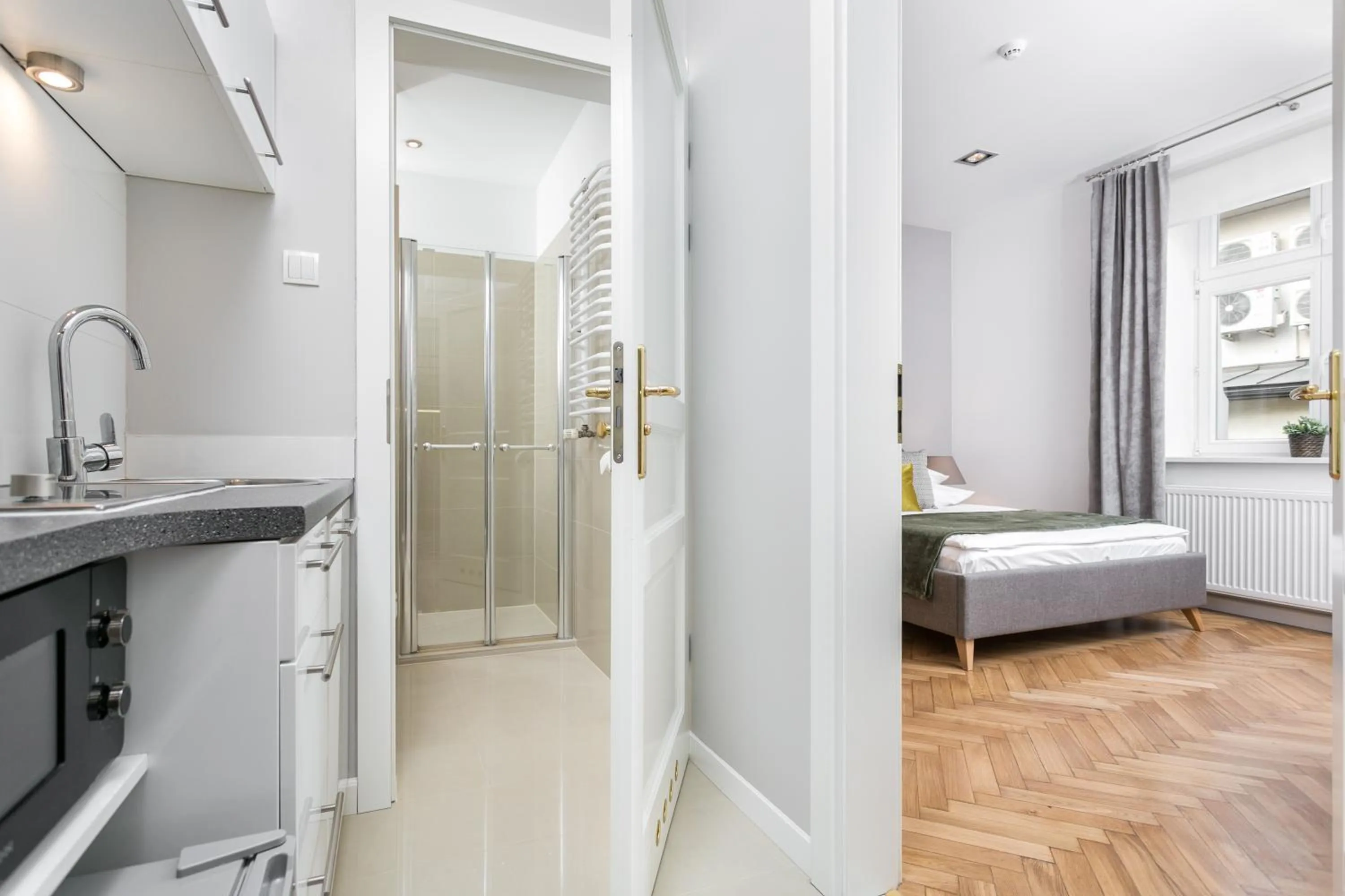 Bathroom in Venetian House Market Square Aparthotel