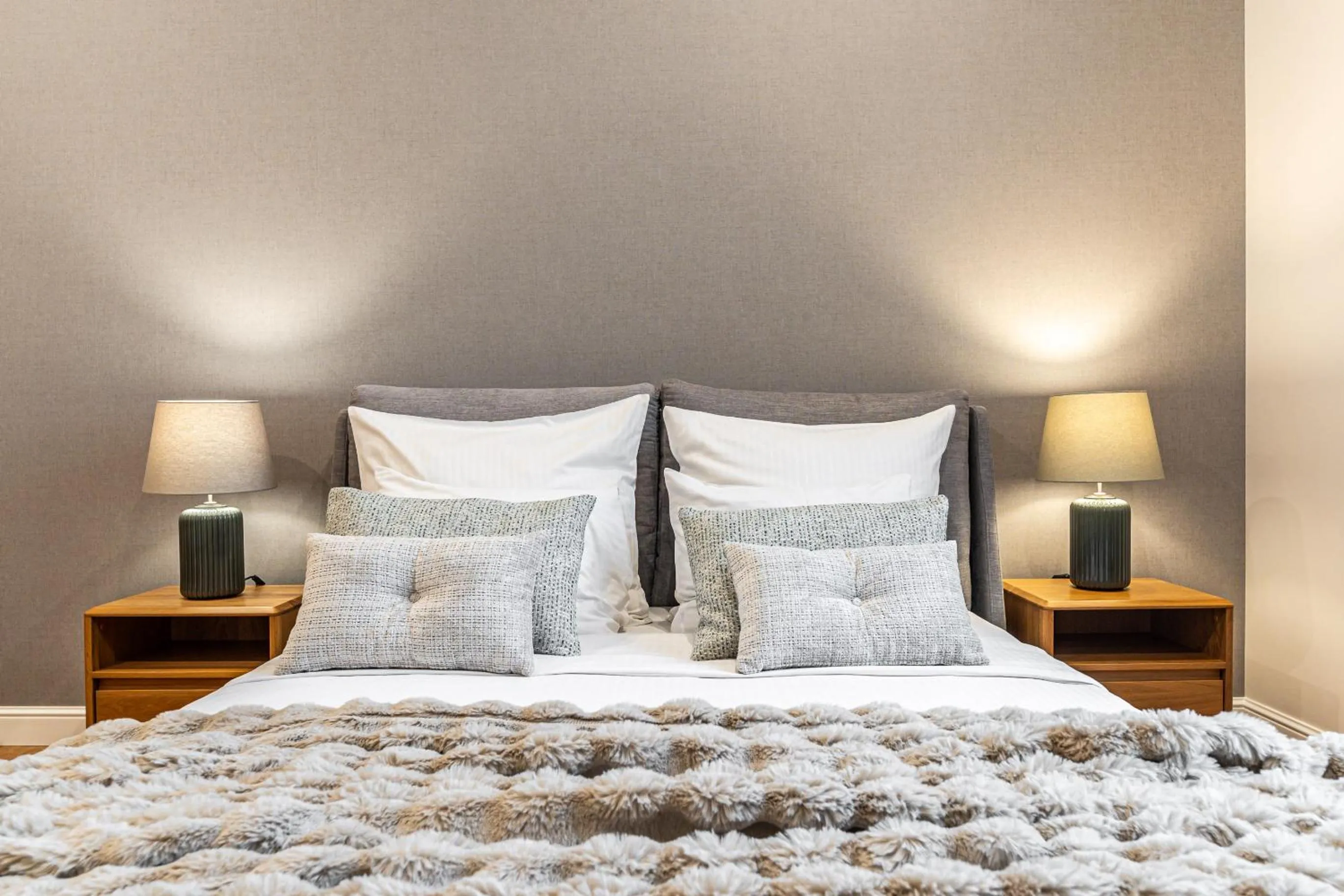 Bed in Venetian House Market Square Aparthotel