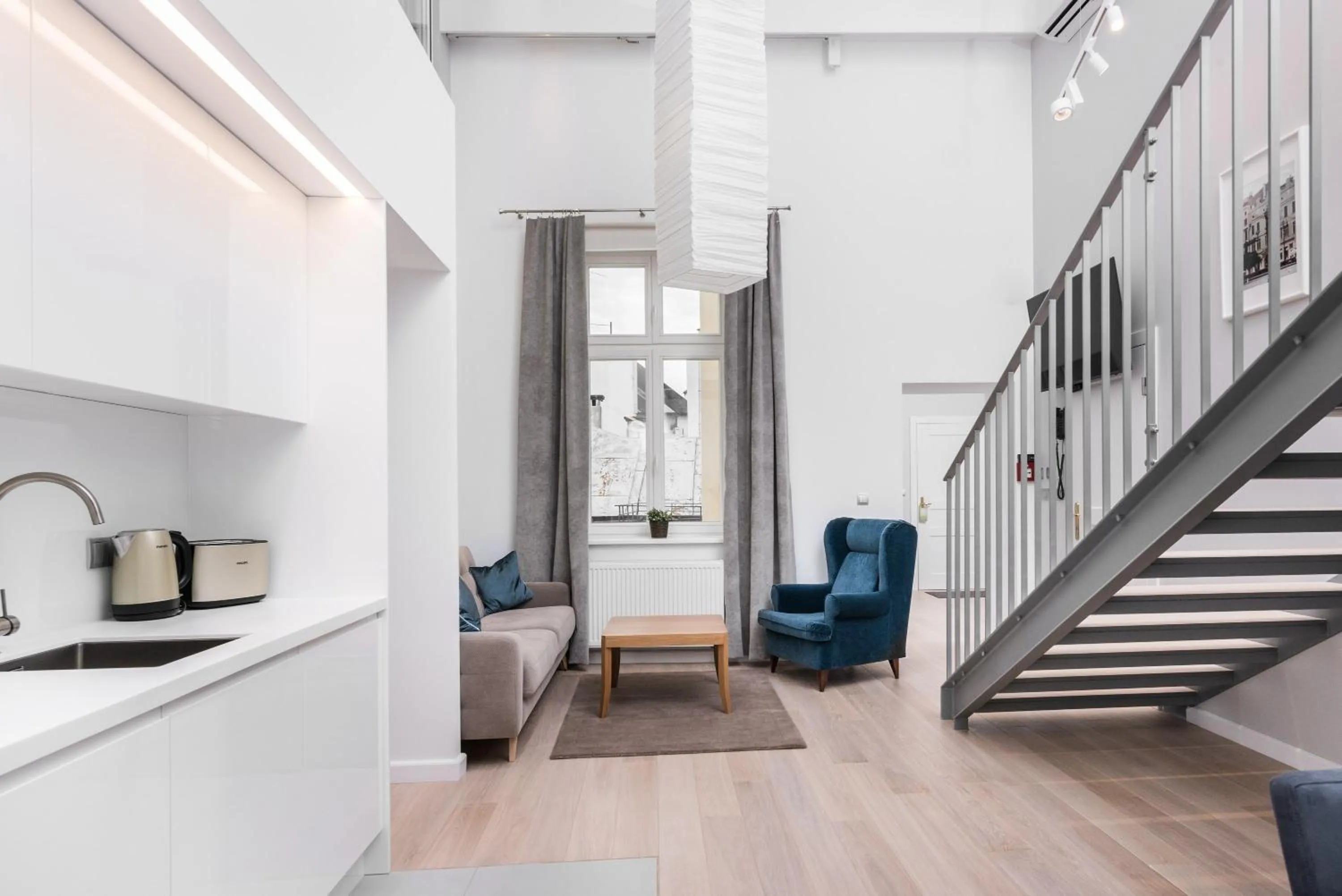 TV and multimedia in Venetian House Market Square Aparthotel