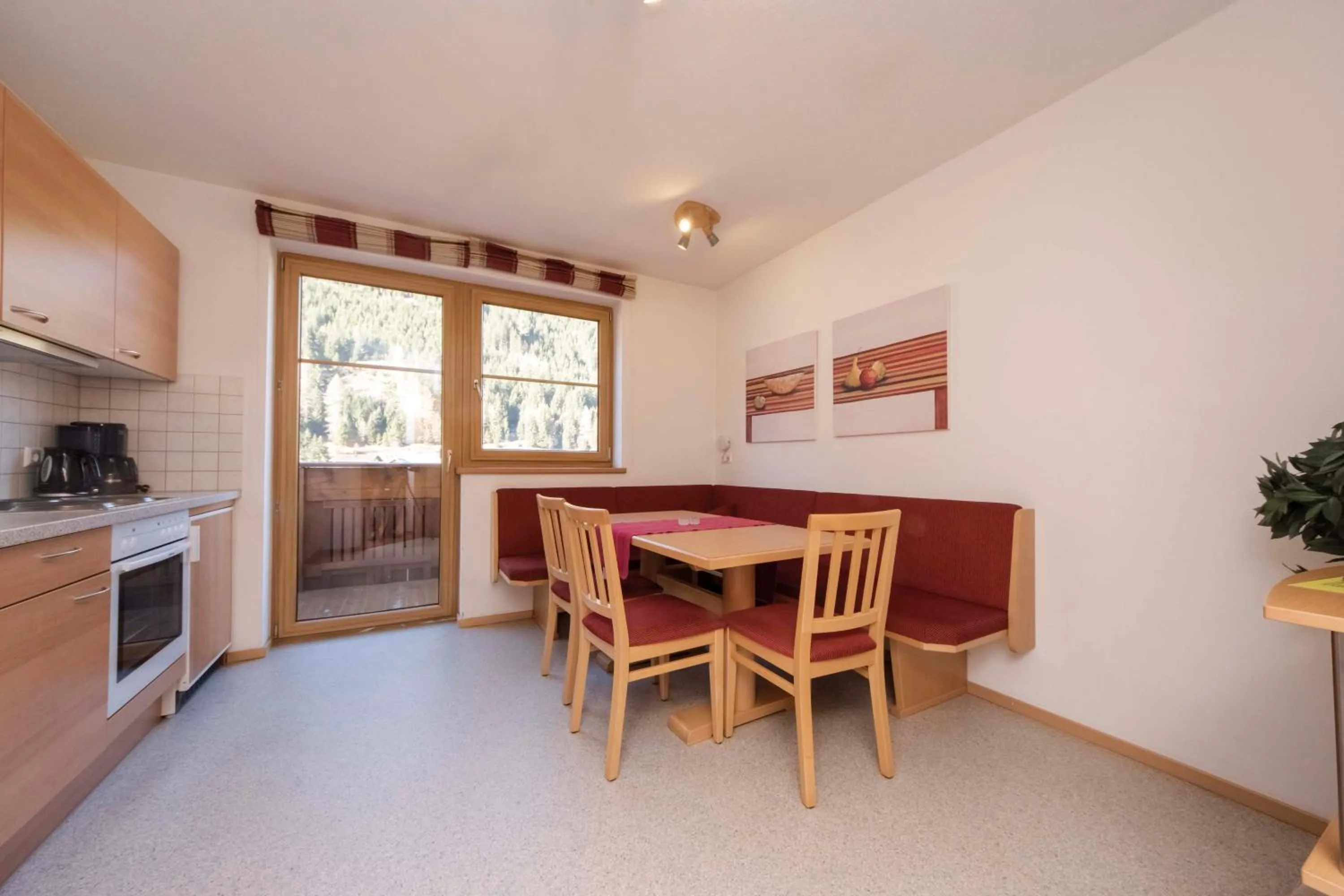 Kitchen or kitchenette in Haus Renate