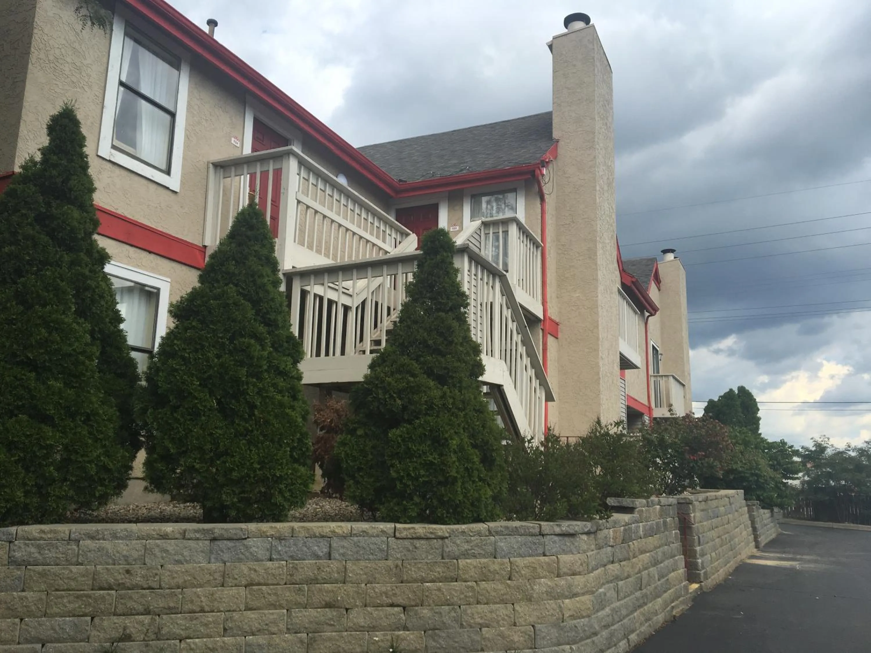 Decorative detail in Affordable Suites of America Grand Rapids