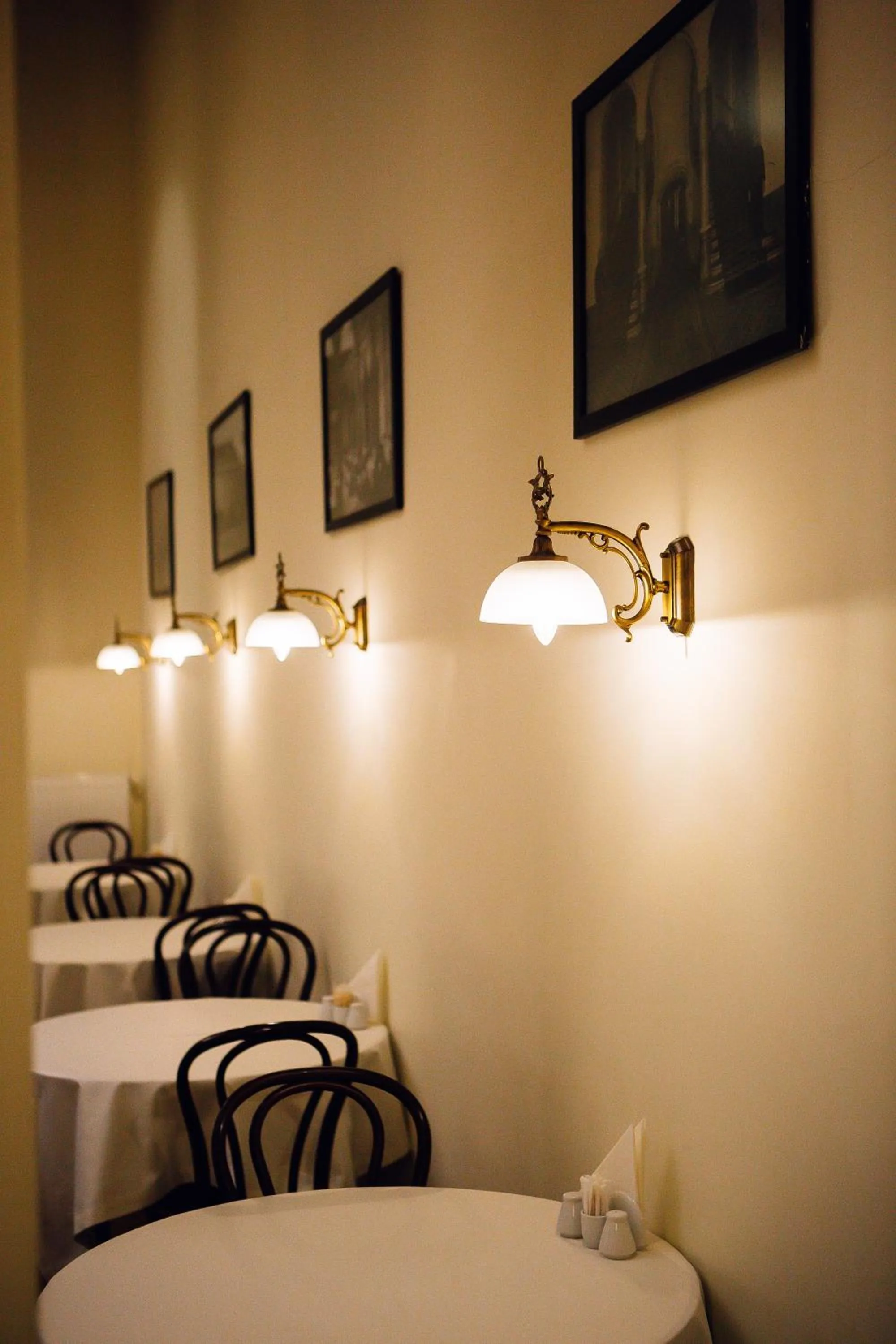 Restaurant/places to eat in George Hotel