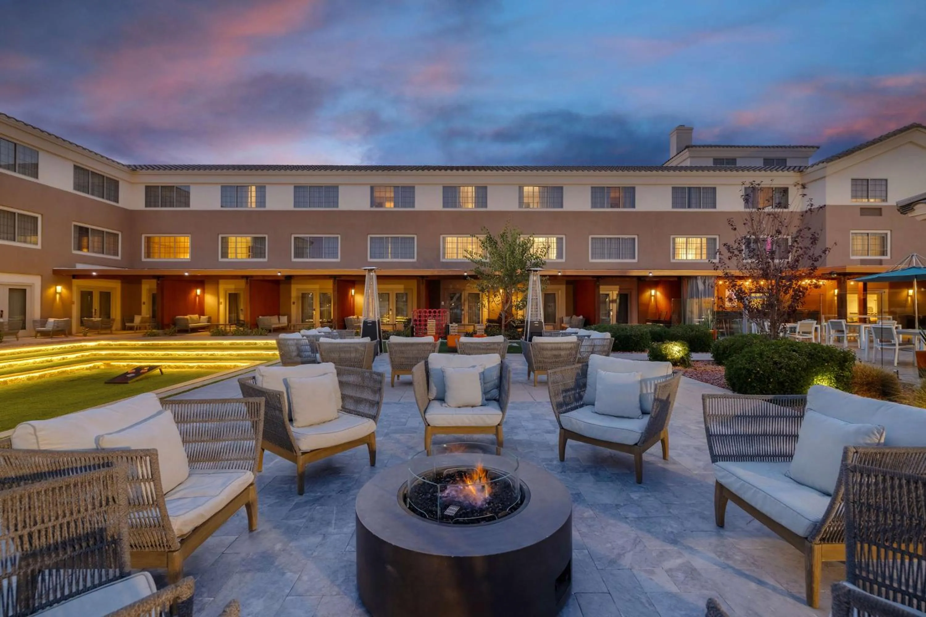 Property building in Aiden by Best Western Scottsdale North