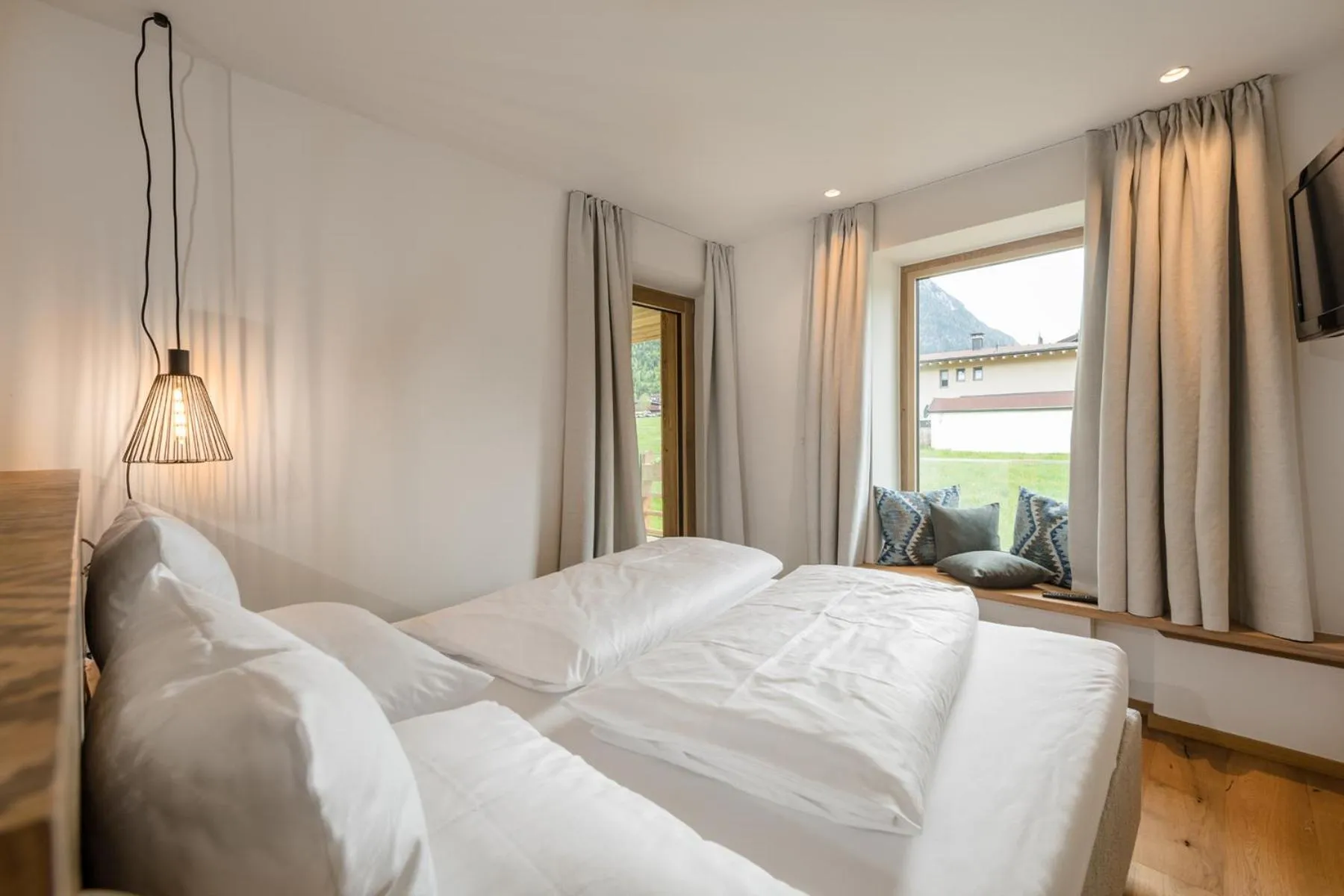 Bedroom, Bed in Meerberg