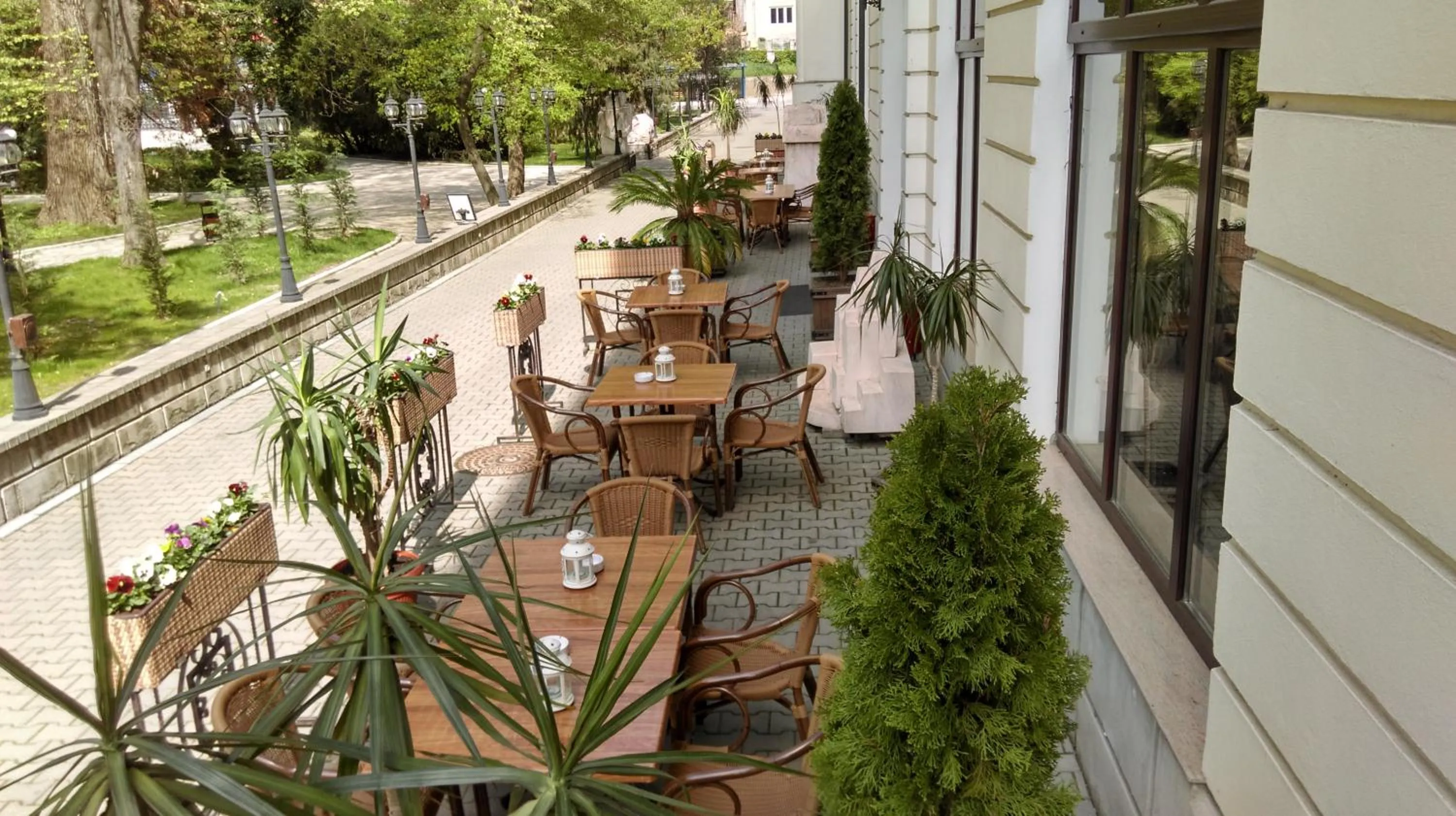 Restaurant/places to eat in Grand Hotel Sofianu