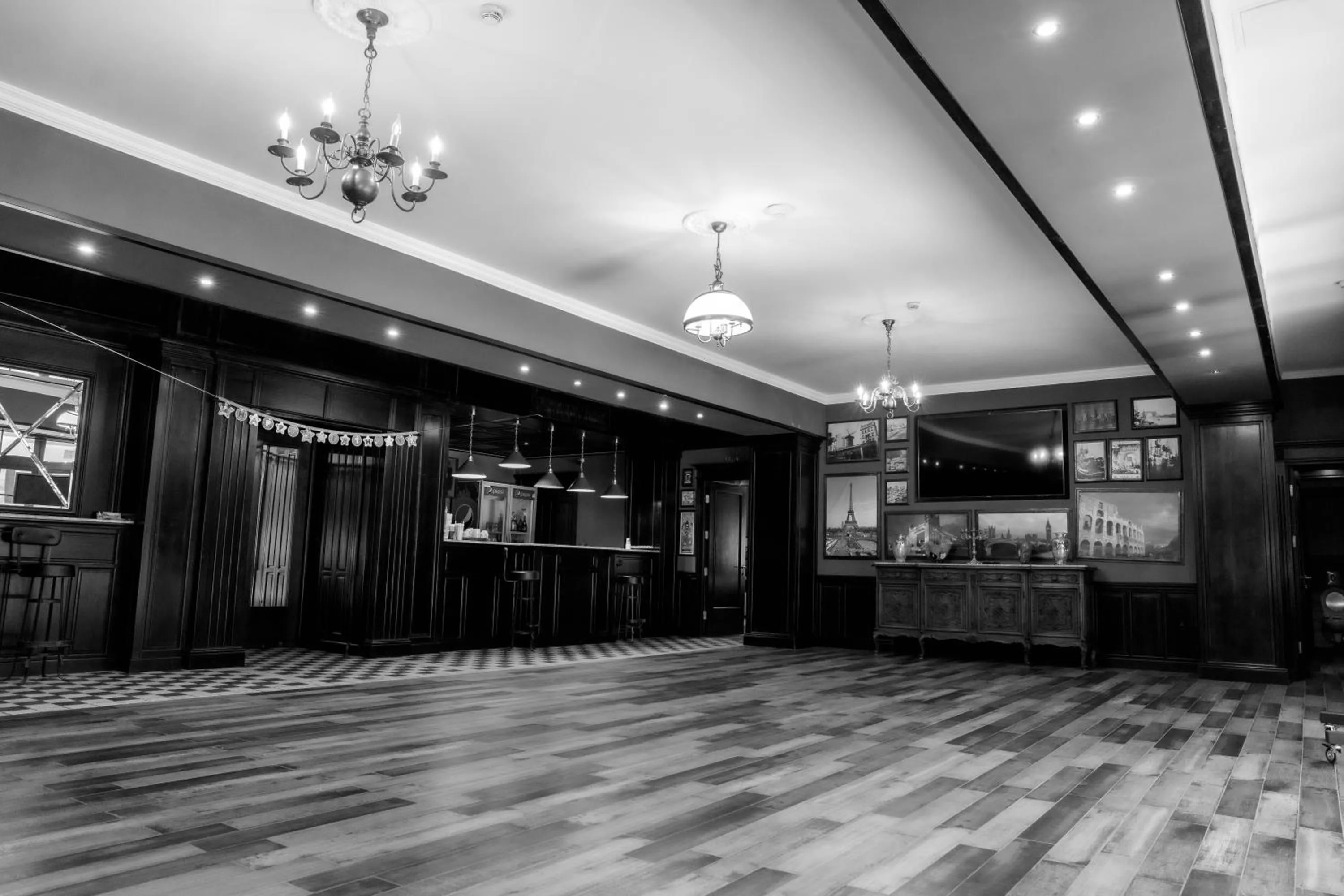 Restaurant/places to eat in Grand Hotel Sofianu