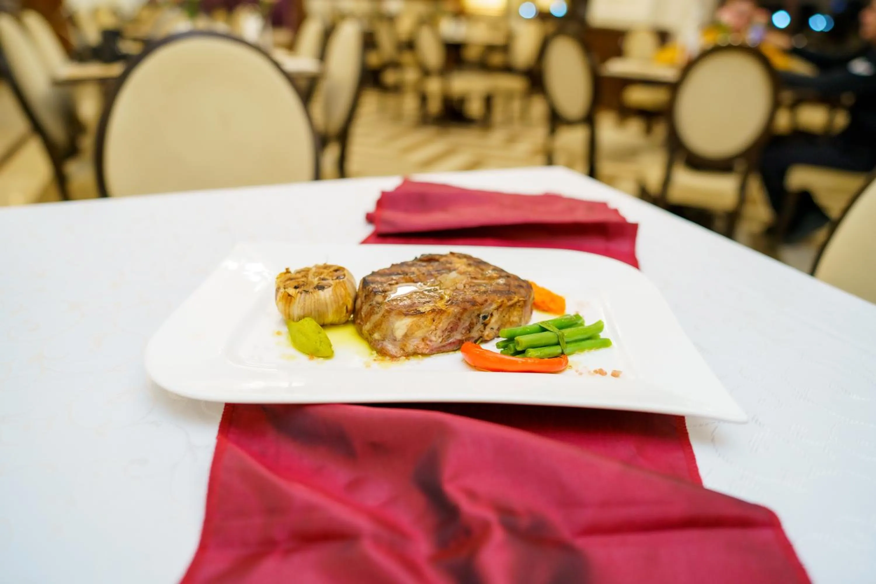 Restaurant/places to eat in Grand Hotel Sofianu