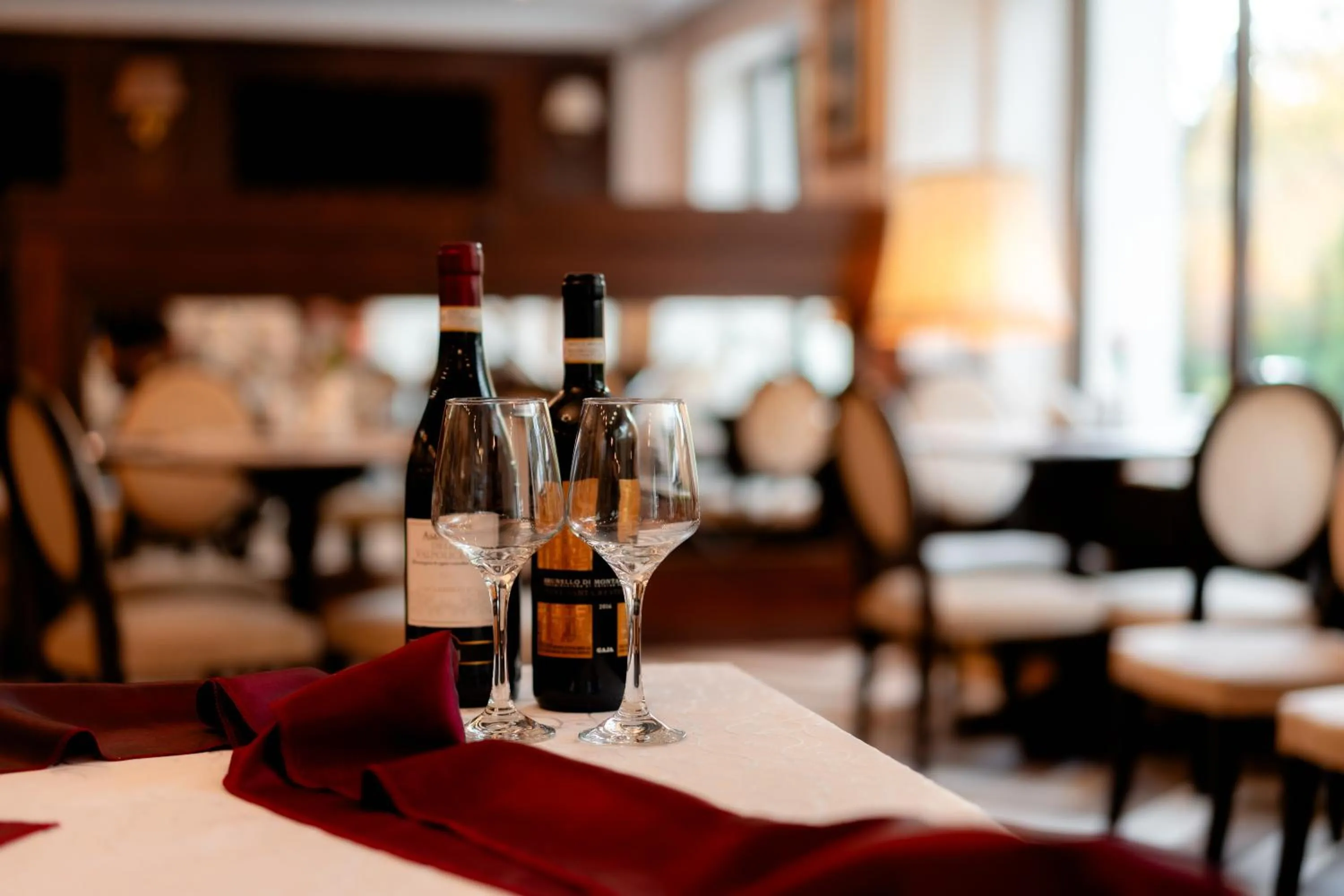 Restaurant/places to eat in Grand Hotel Sofianu