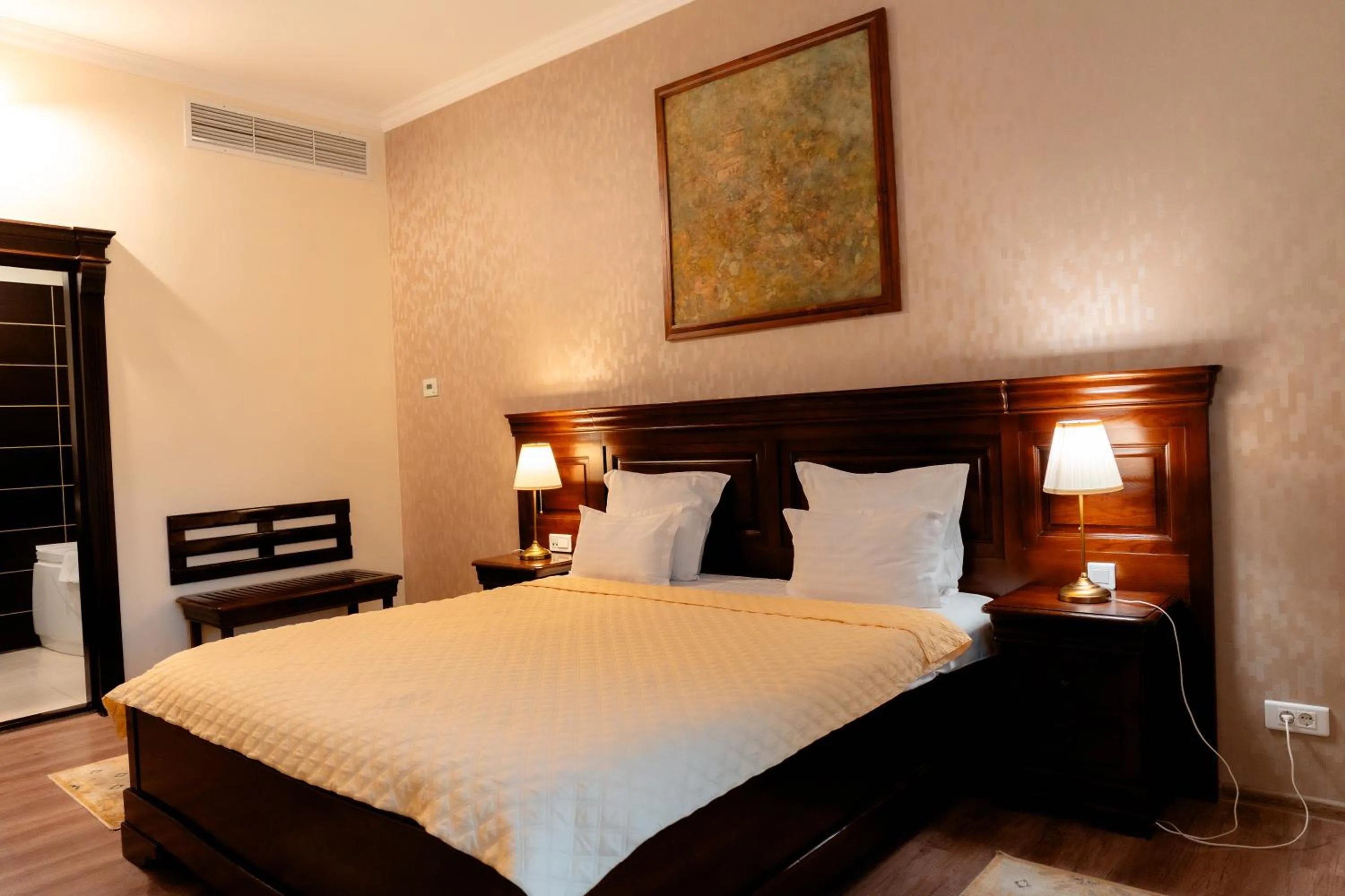 Bedroom, Bed in Grand Hotel Sofianu