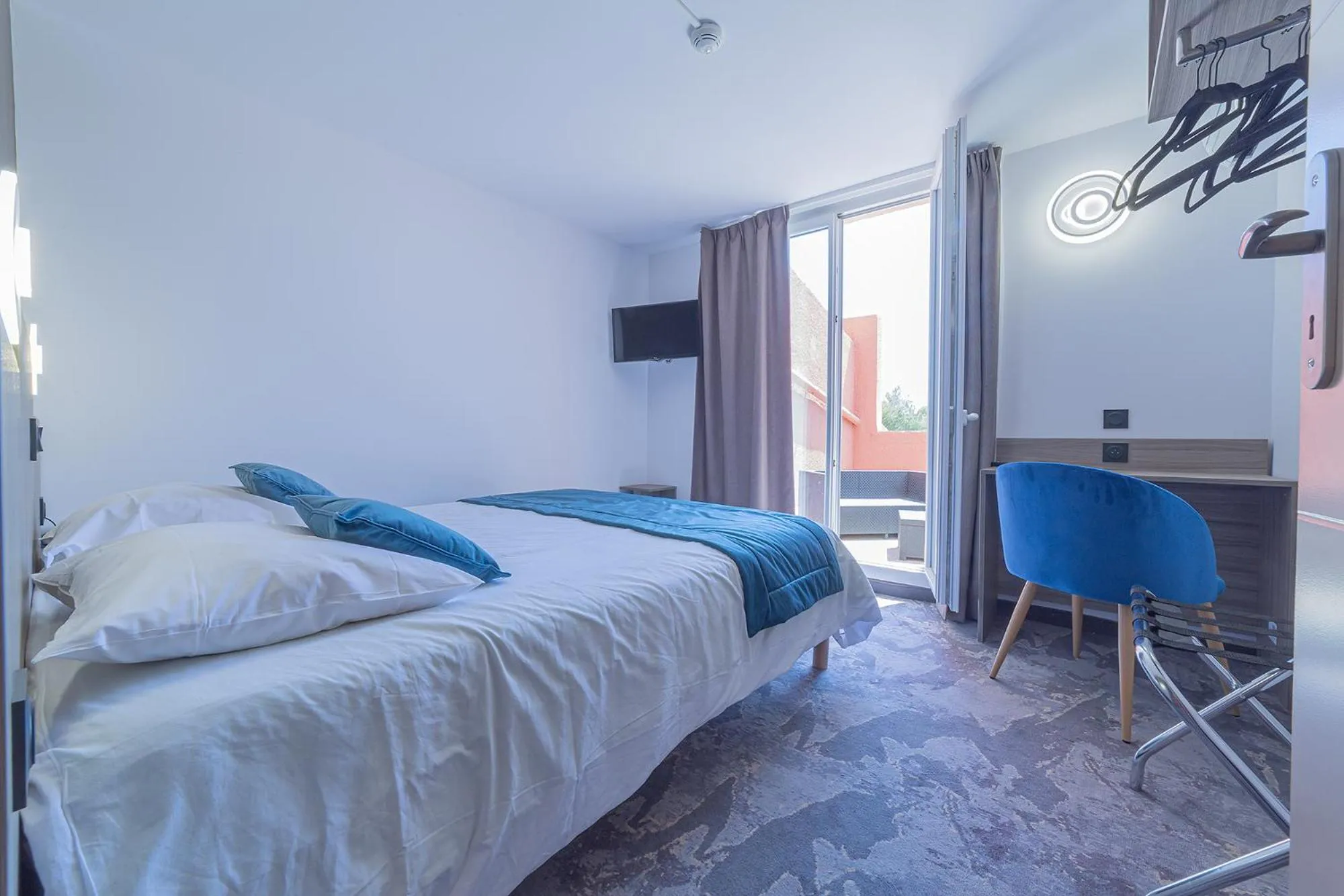 Bed in The Originals City, Relax'Otel & Spa, Le Barcarès