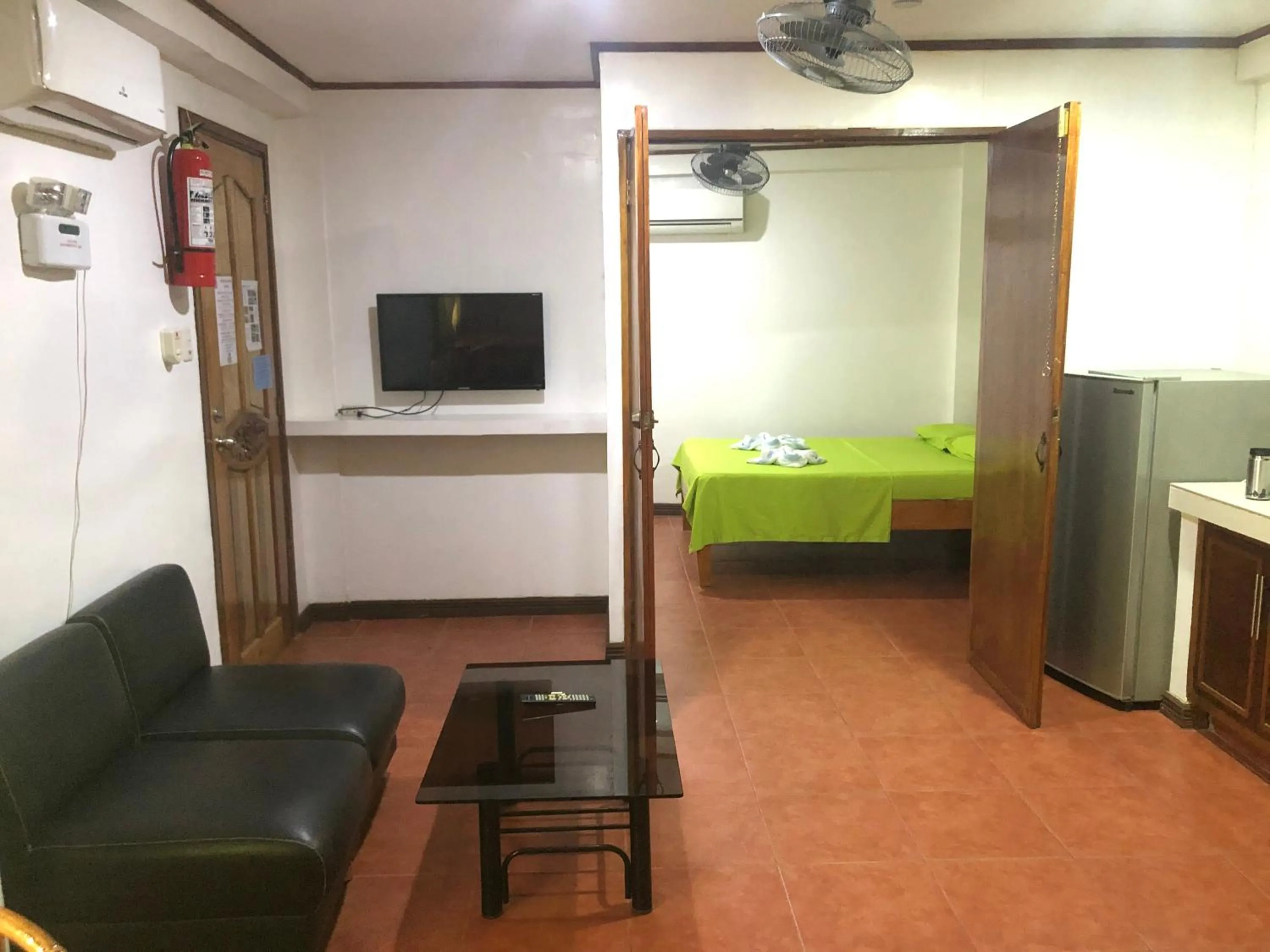 One-Bedroom Apartment in Badladz Staycation Condos