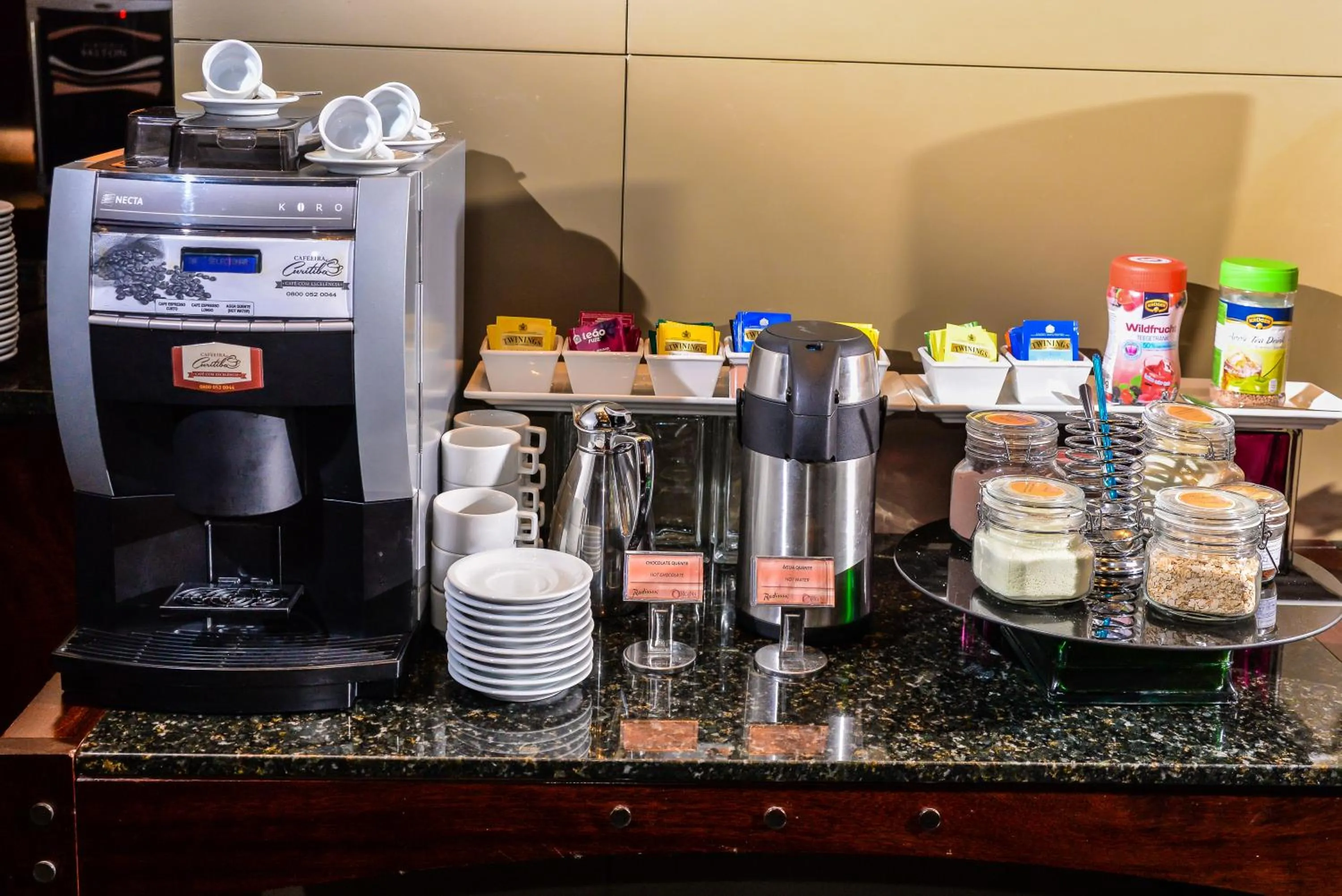 Restaurant/places to eat in Radisson Hotel Curitiba