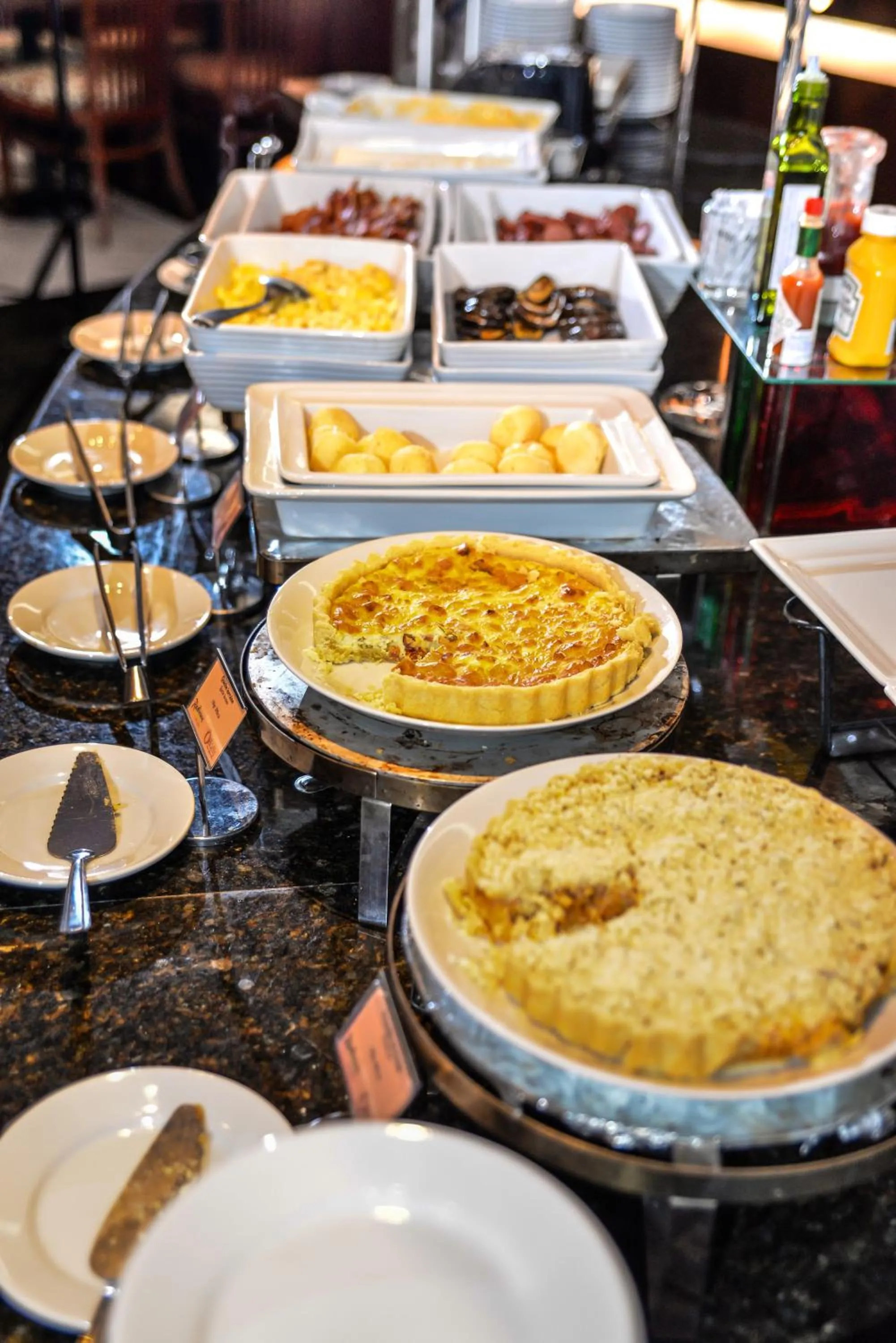 Restaurant/places to eat in Radisson Hotel Curitiba