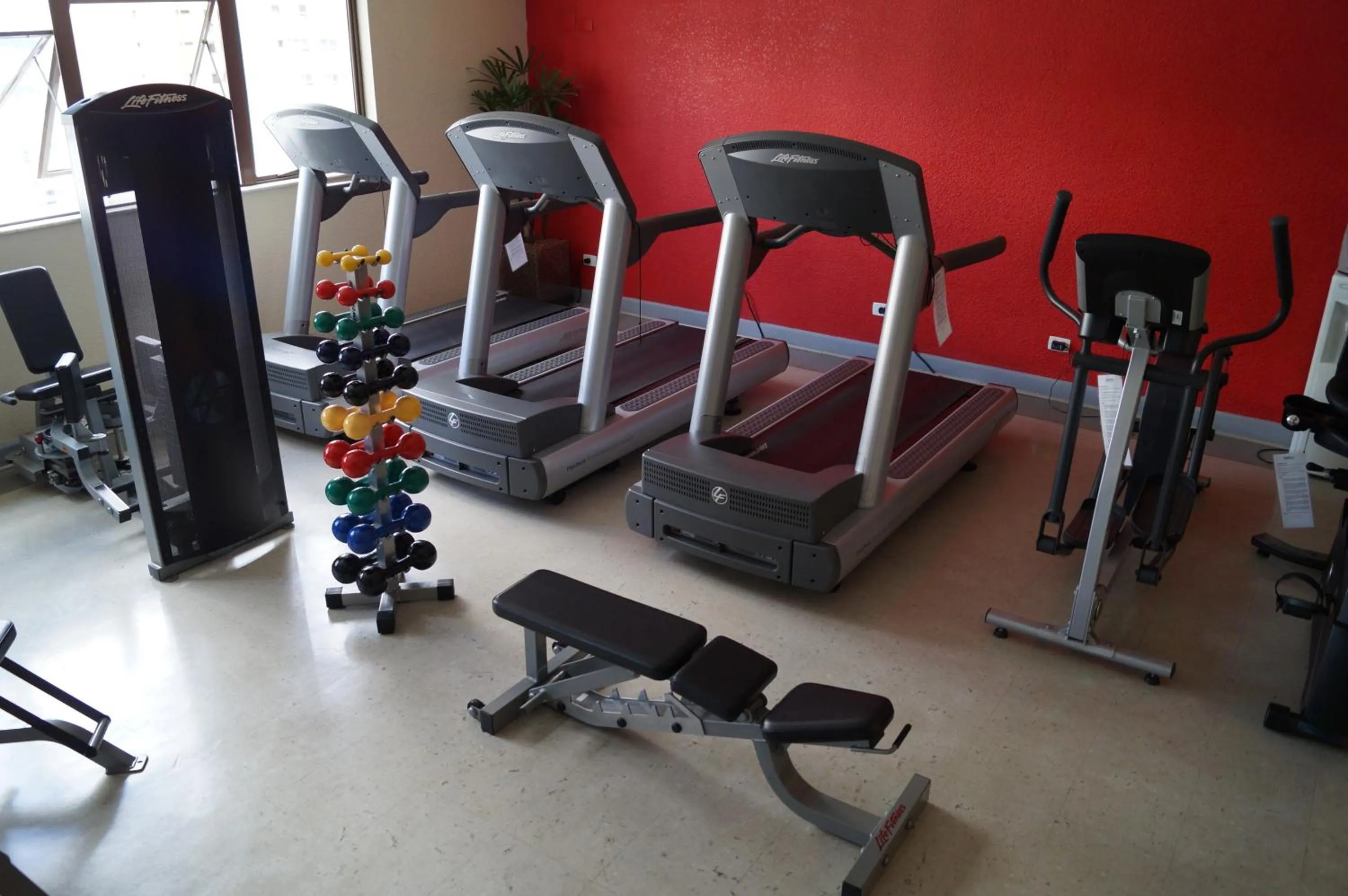 Fitness centre/facilities in Radisson Hotel Curitiba