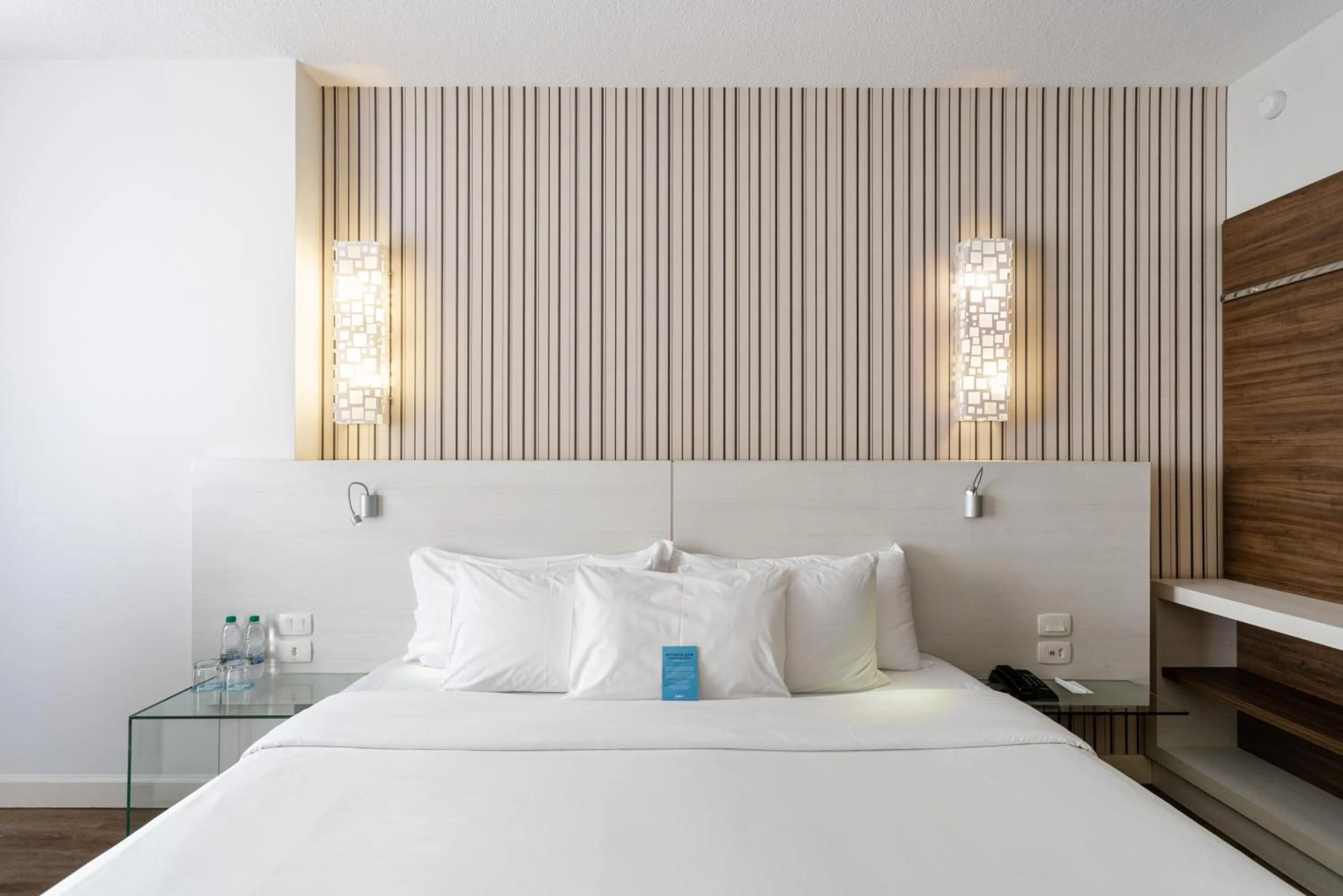 Bedroom, Bed in Radisson Hotel Curitiba