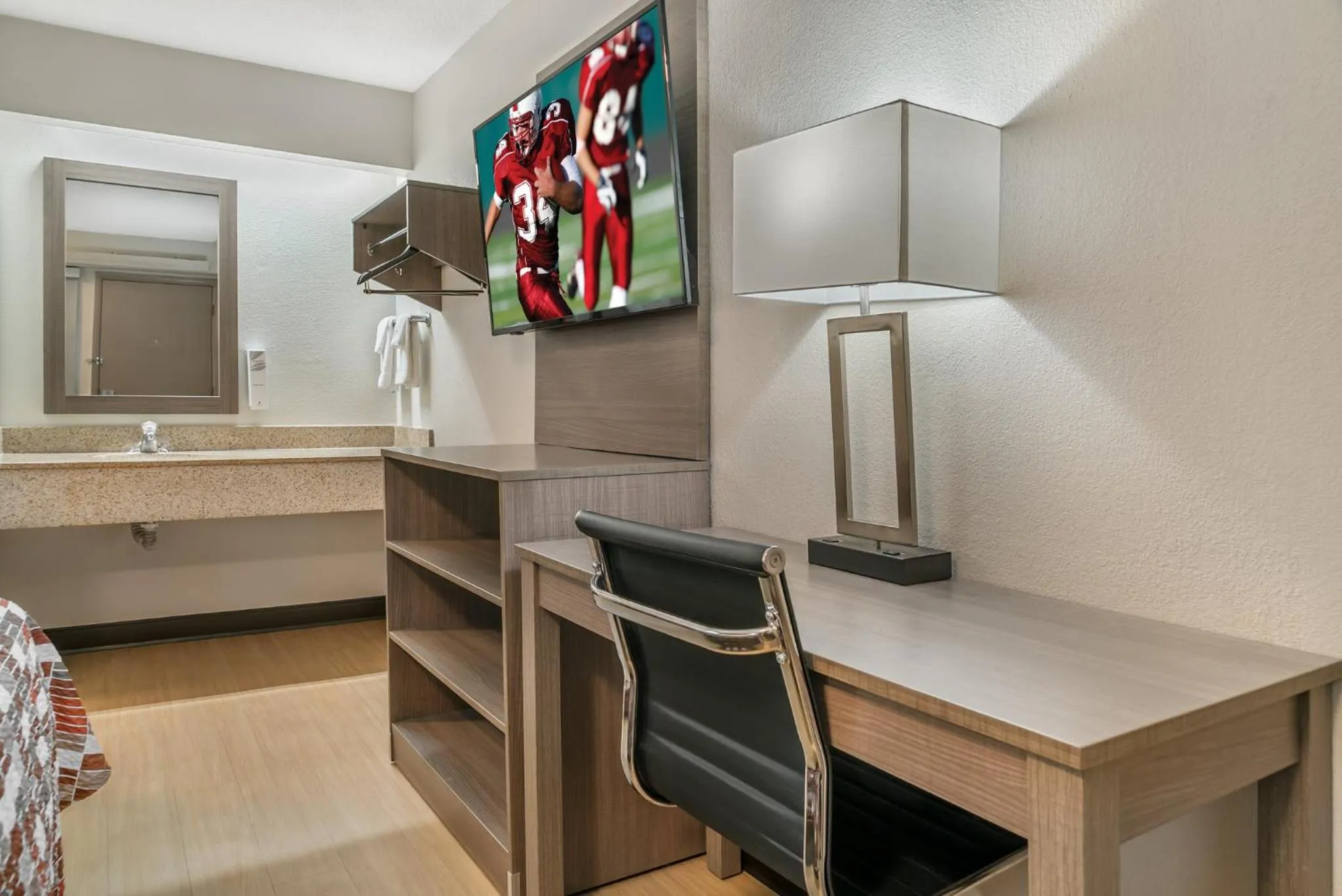 Photo of the whole room in Red Roof Inn Detroit Metro Airport - Taylor