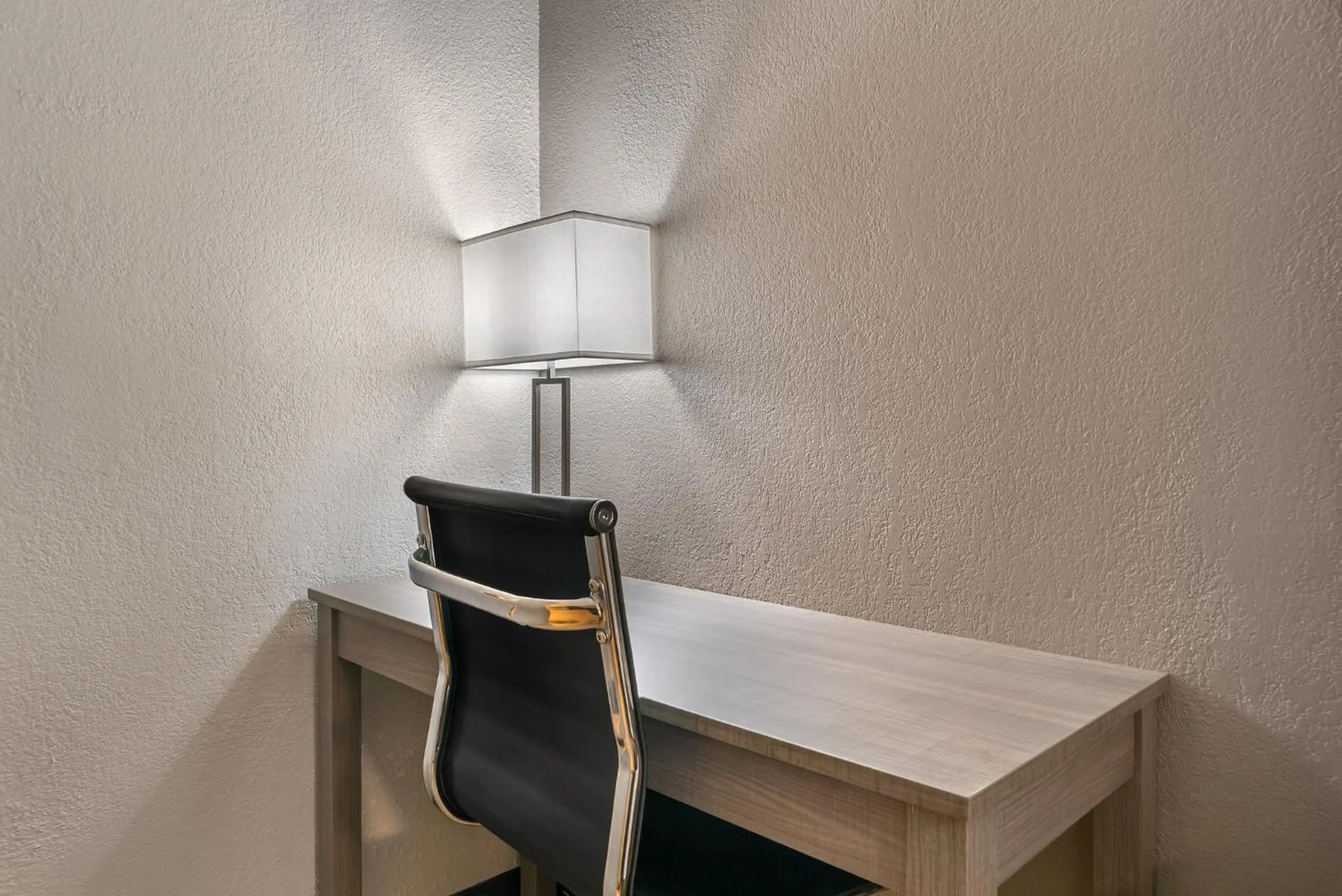 Photo of the whole room in Red Roof Inn Detroit Metro Airport - Taylor