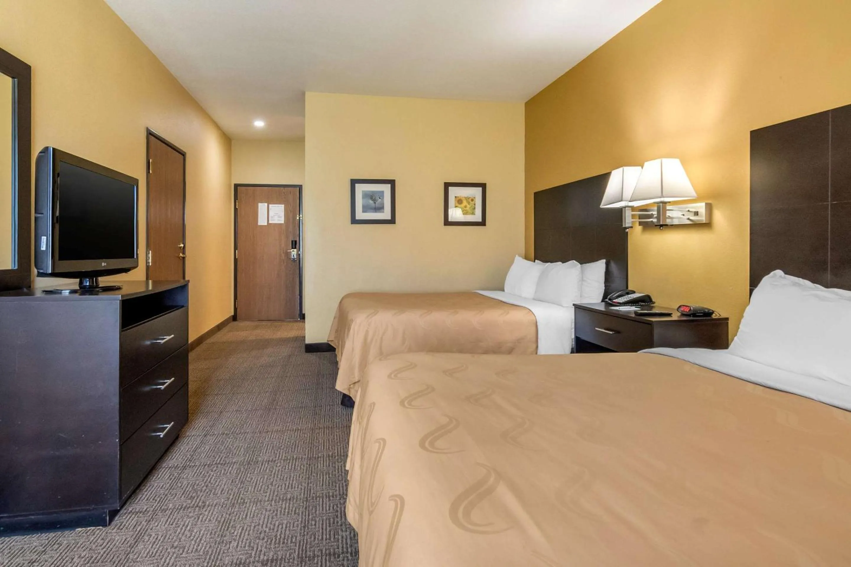 Bedroom, Bed in Quality Inn & Suites Lenexa Kansas City