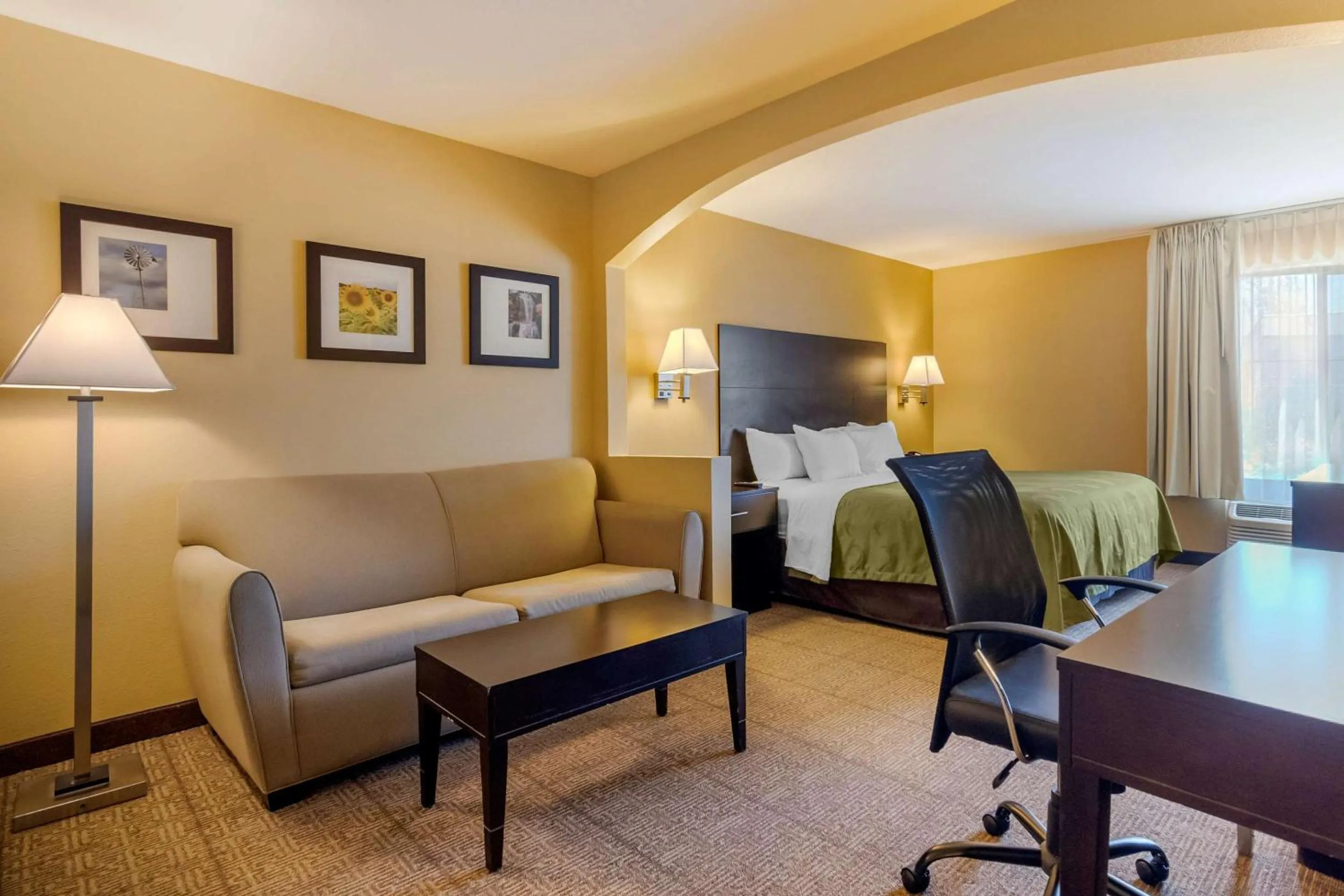 Bedroom in Quality Inn & Suites Lenexa Kansas City