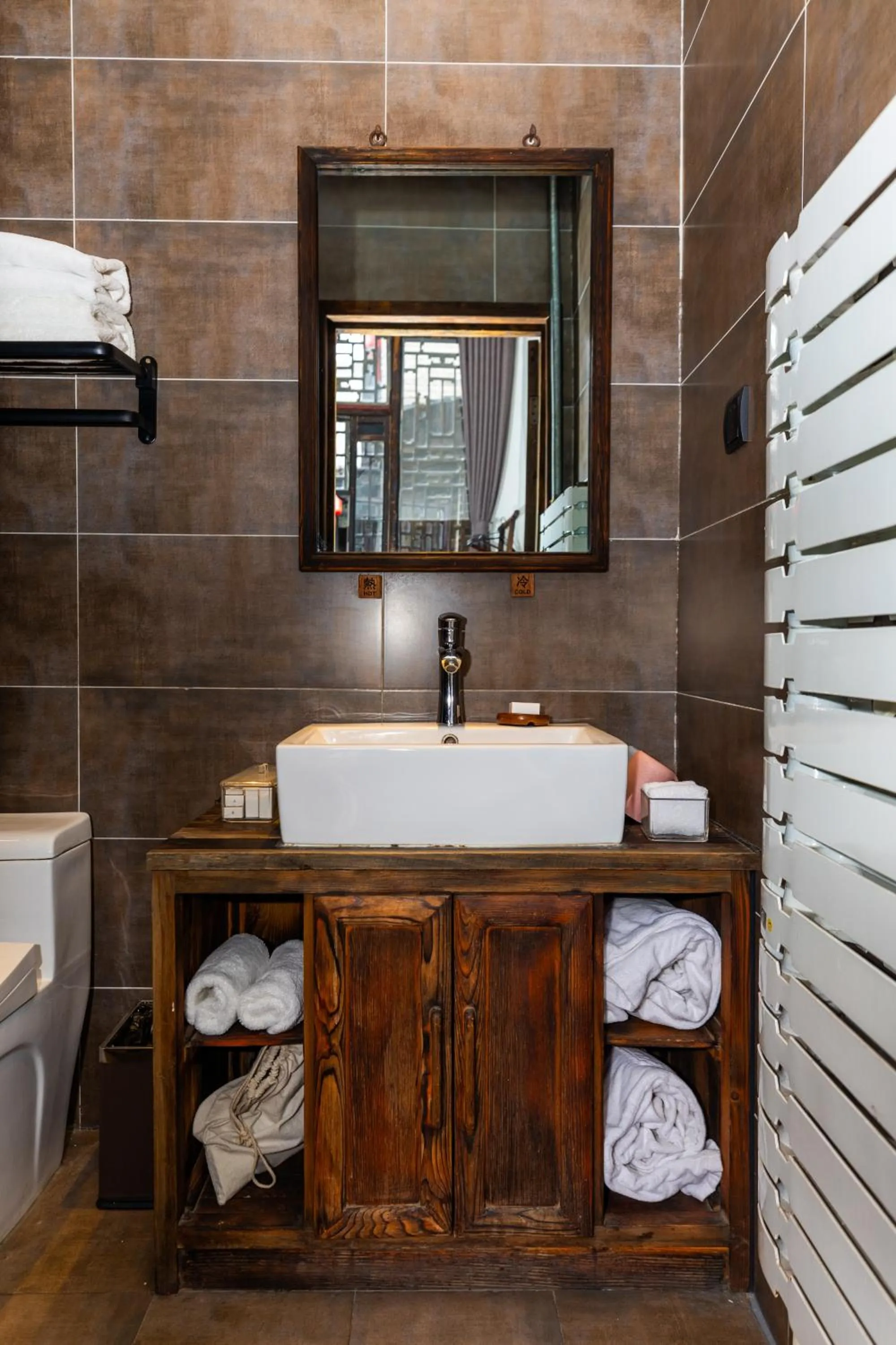 Bathroom in Elsewhere Hotel The former residence of the draft bank