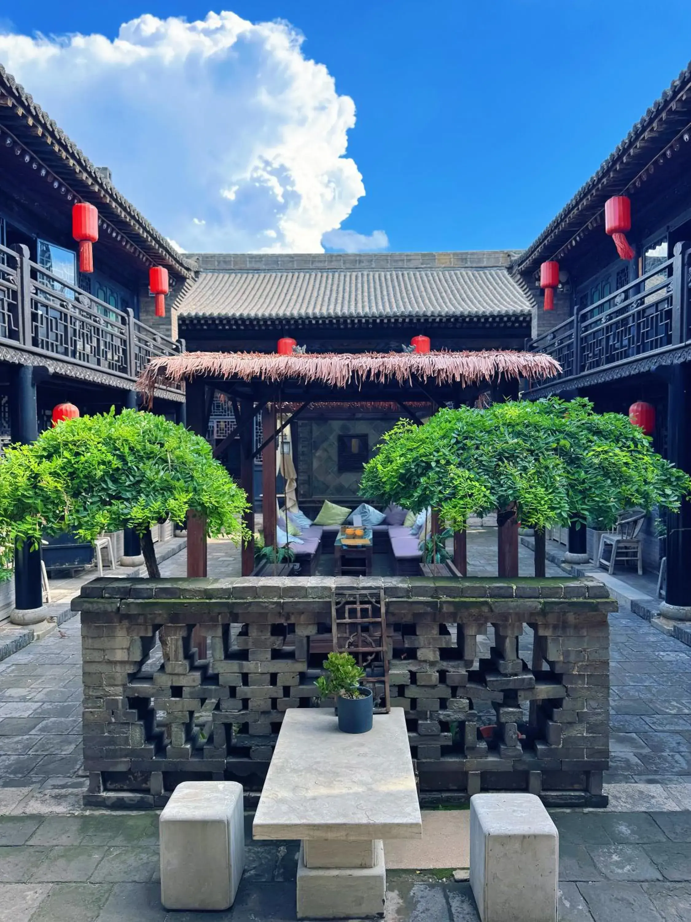 Elsewhere Hotel The former residence of the draft bank Elsewhere Hotel The former residence of the draft bank