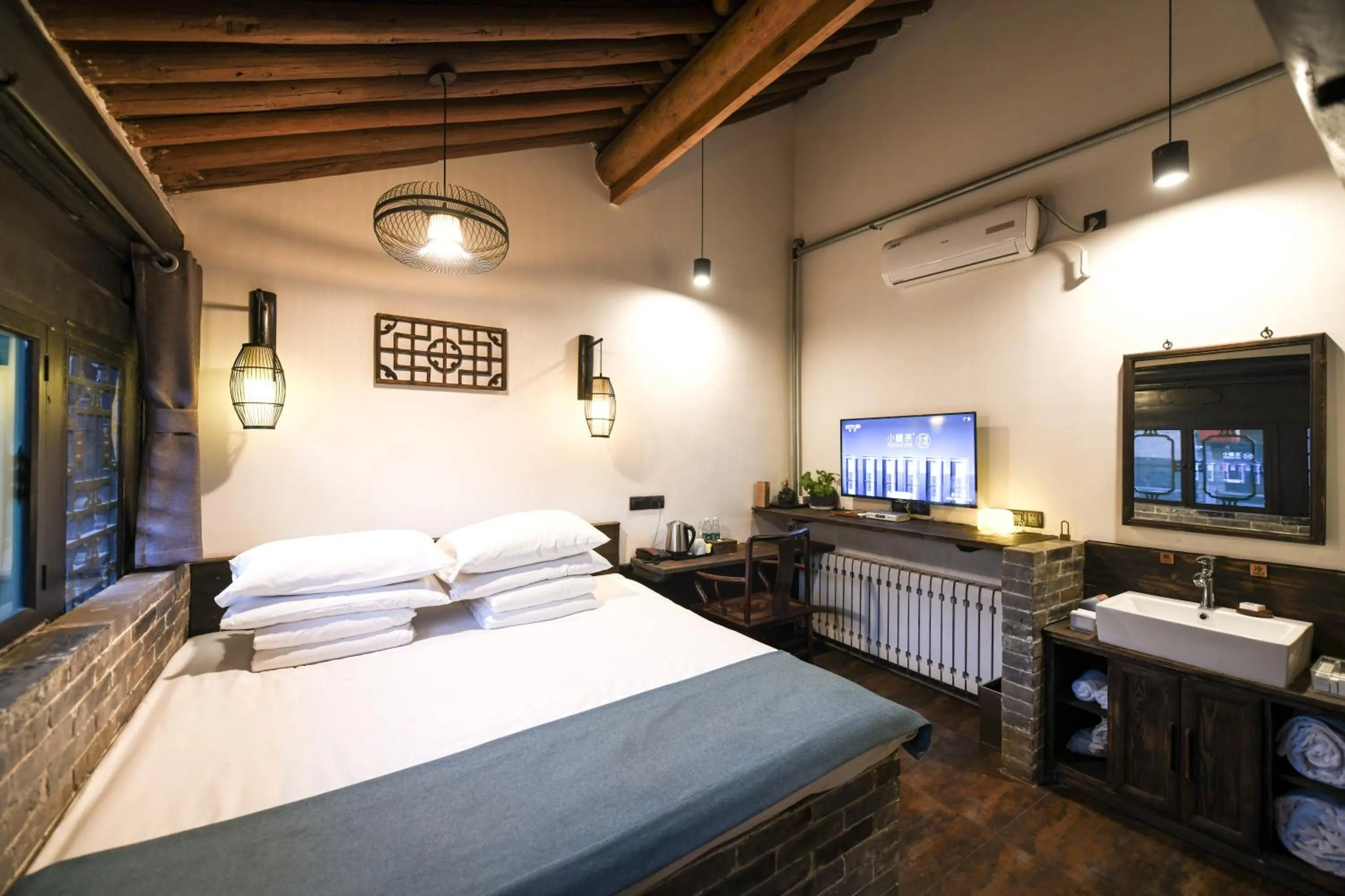 Bedroom, Bed in Elsewhere Hotel The former residence of the draft bank