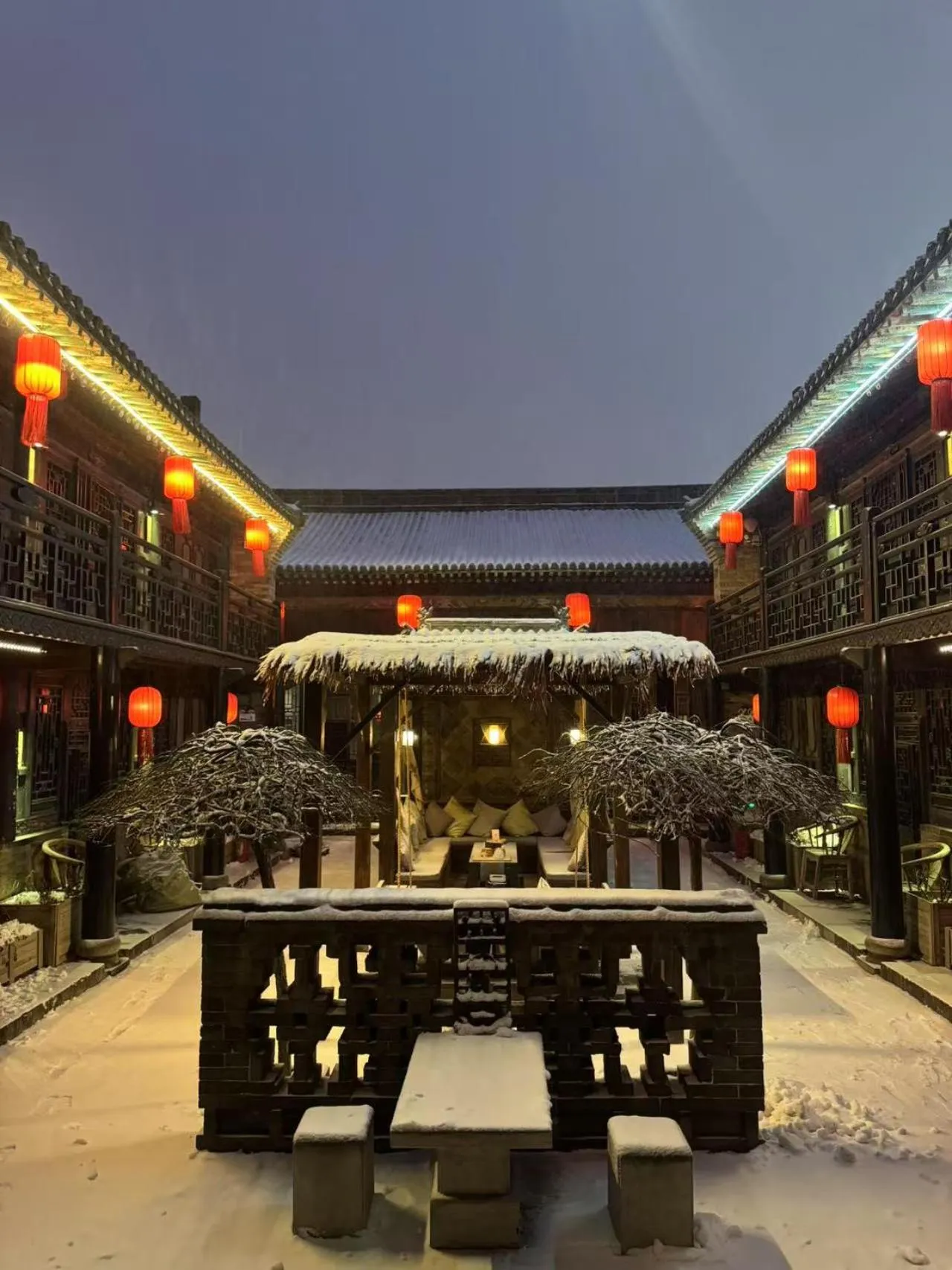 Property building in Elsewhere Hotel The former residence of the draft bank