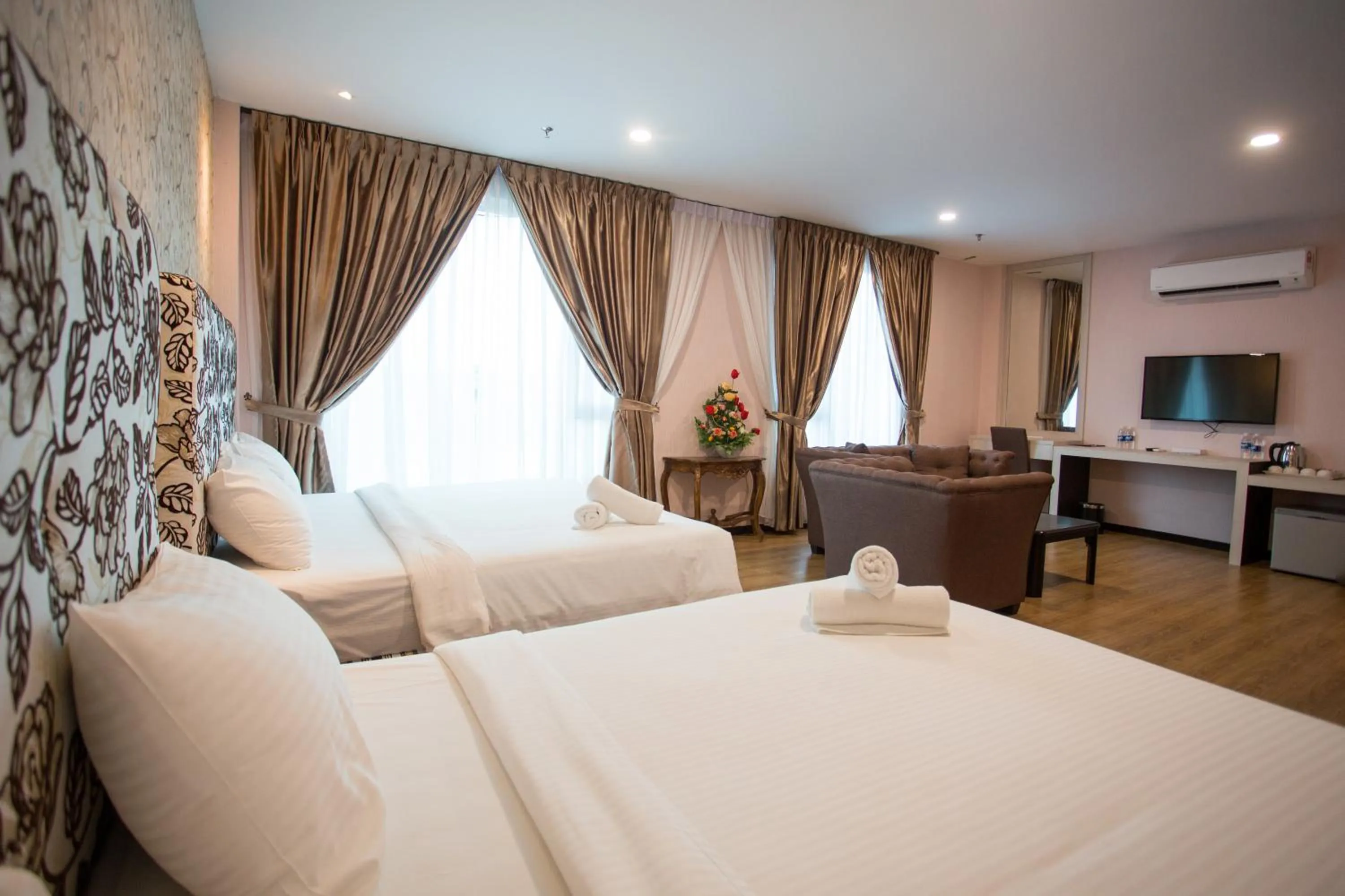 Bed in 7 Heaven Boutique Hotel