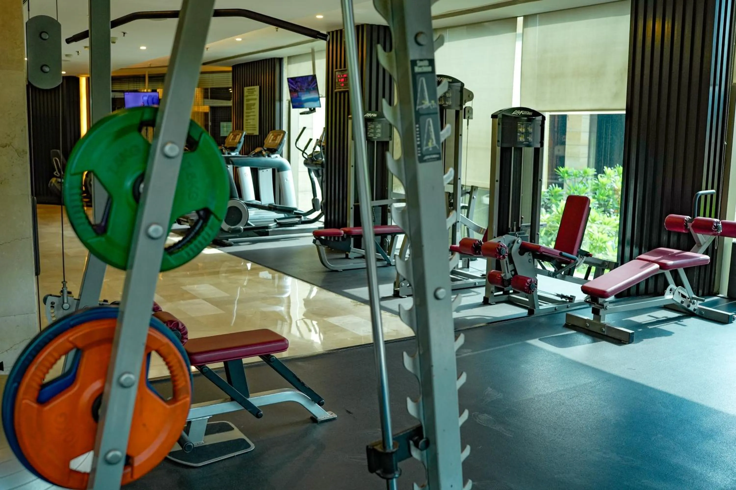 Fitness centre/facilities in Courtyard by Marriott Gurugram Downtown