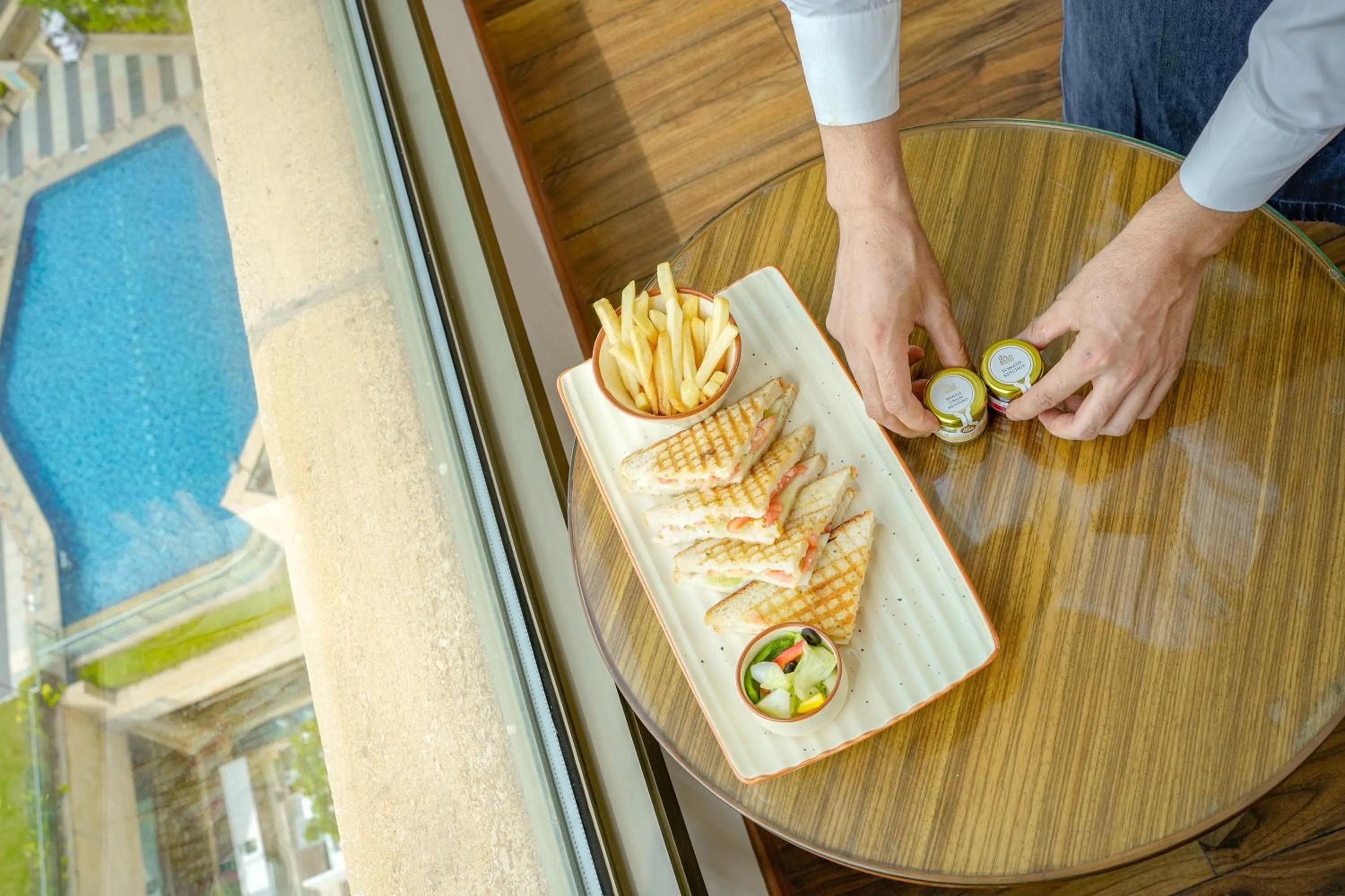 Food in Courtyard by Marriott Gurugram Downtown