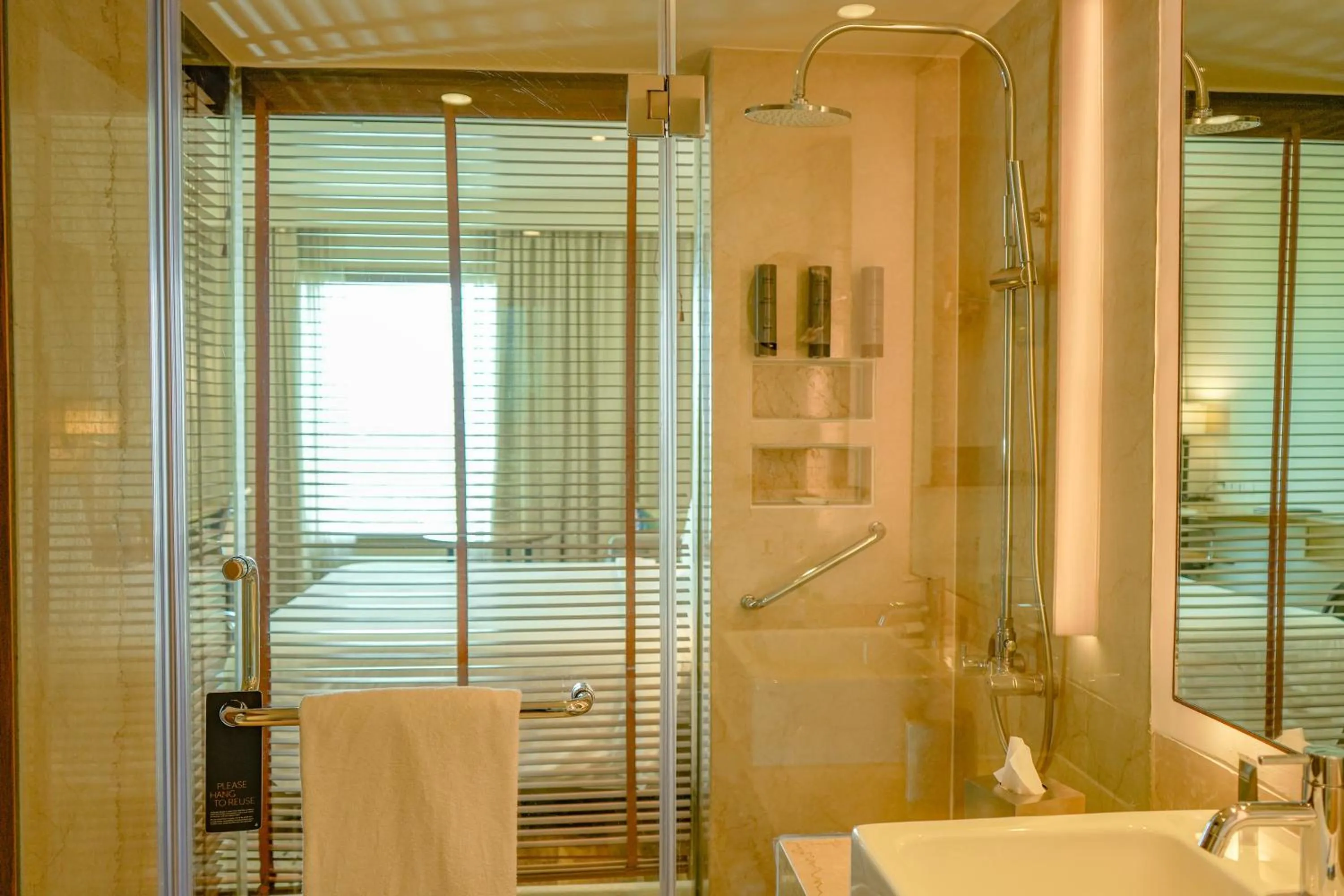 Shower in Courtyard by Marriott Gurugram Downtown