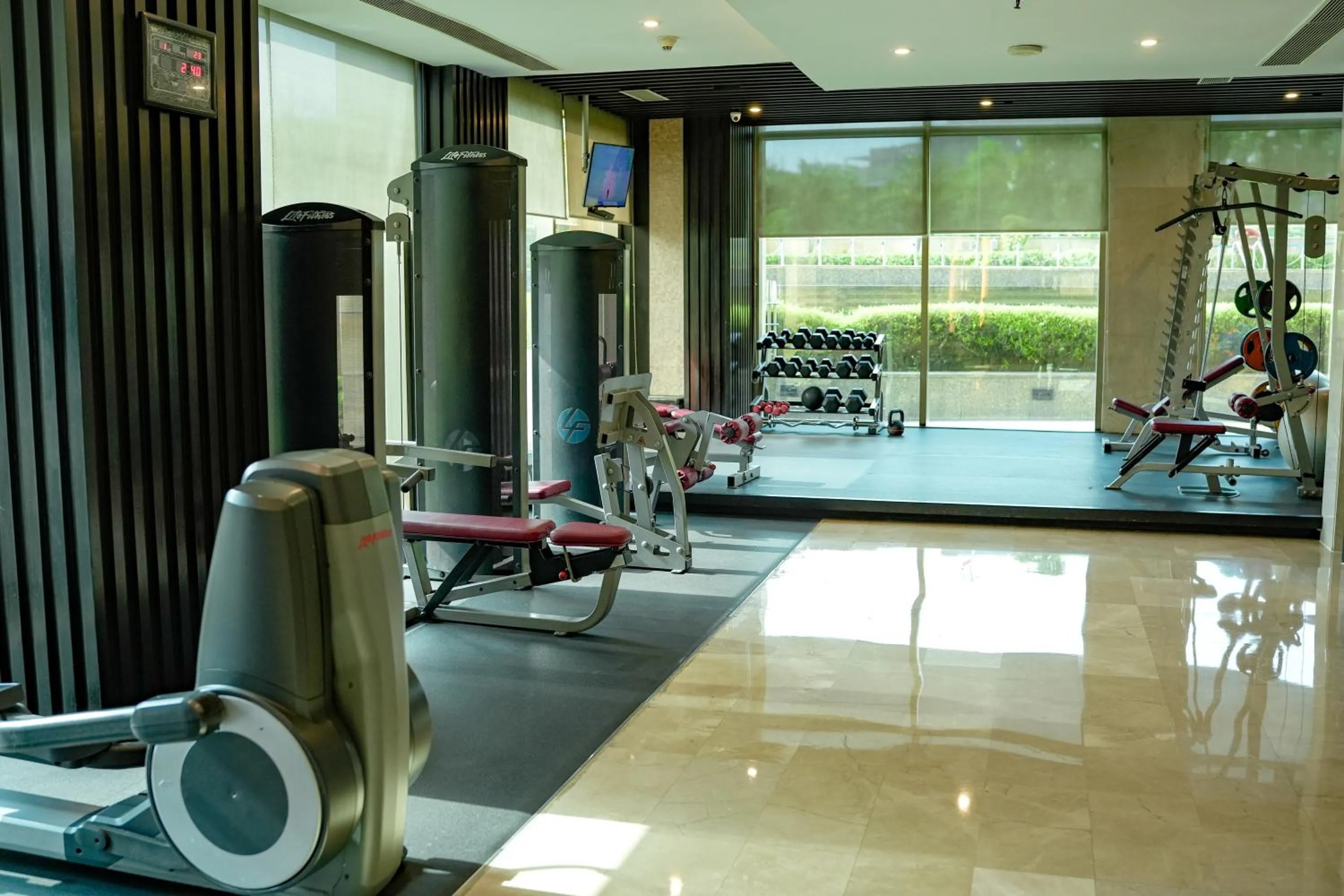 Fitness centre/facilities in Courtyard by Marriott Gurugram Downtown