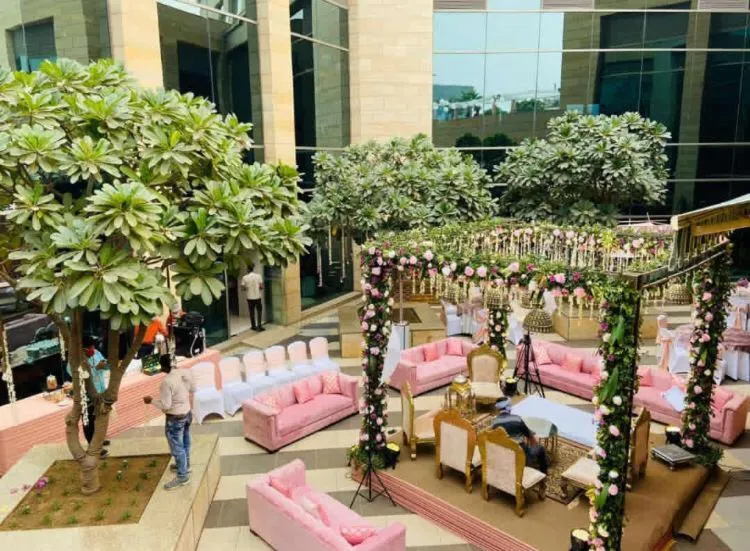 Garden in Courtyard by Marriott Gurugram Downtown