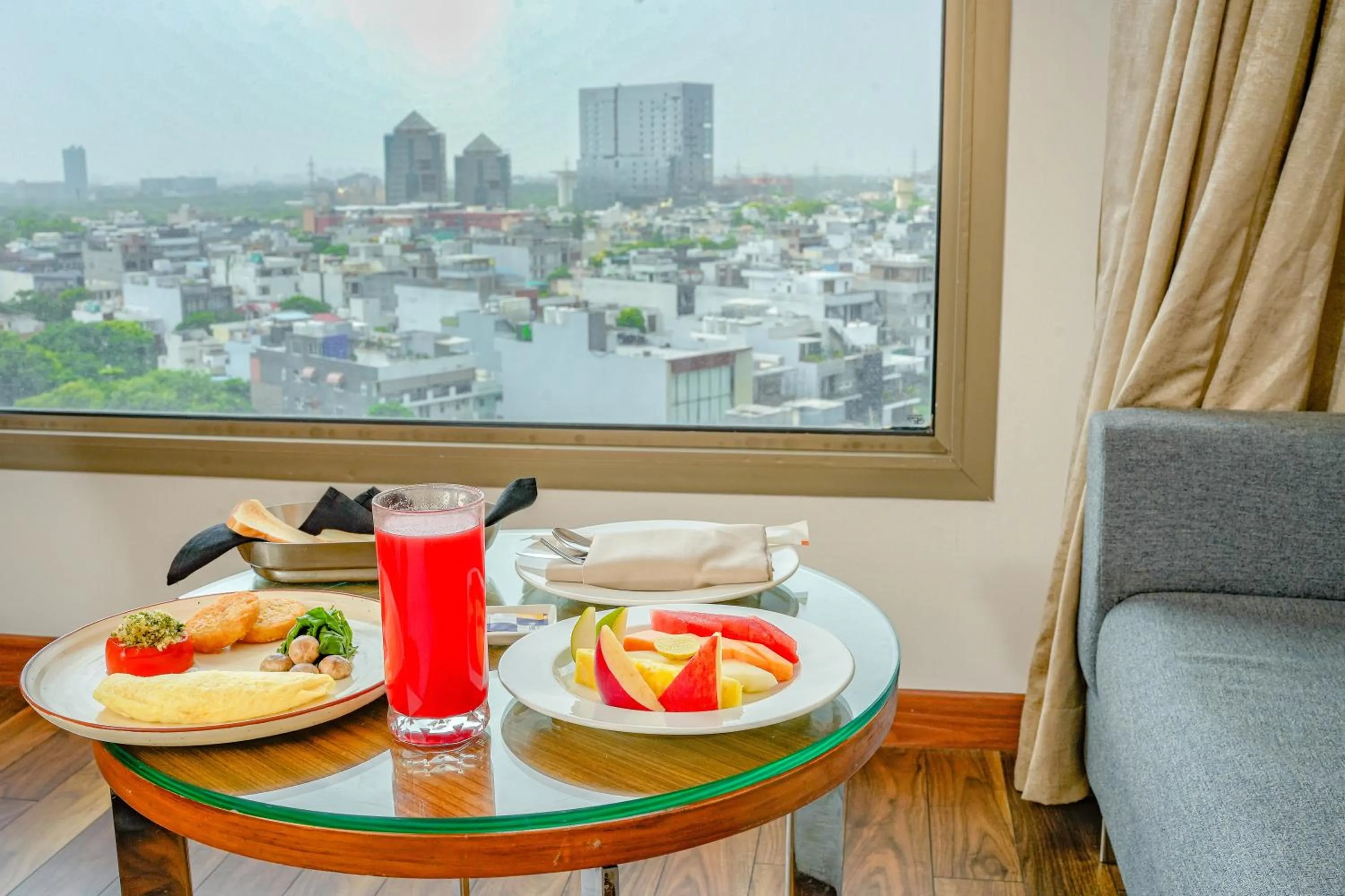 Food and drinks in Courtyard by Marriott Gurugram Downtown