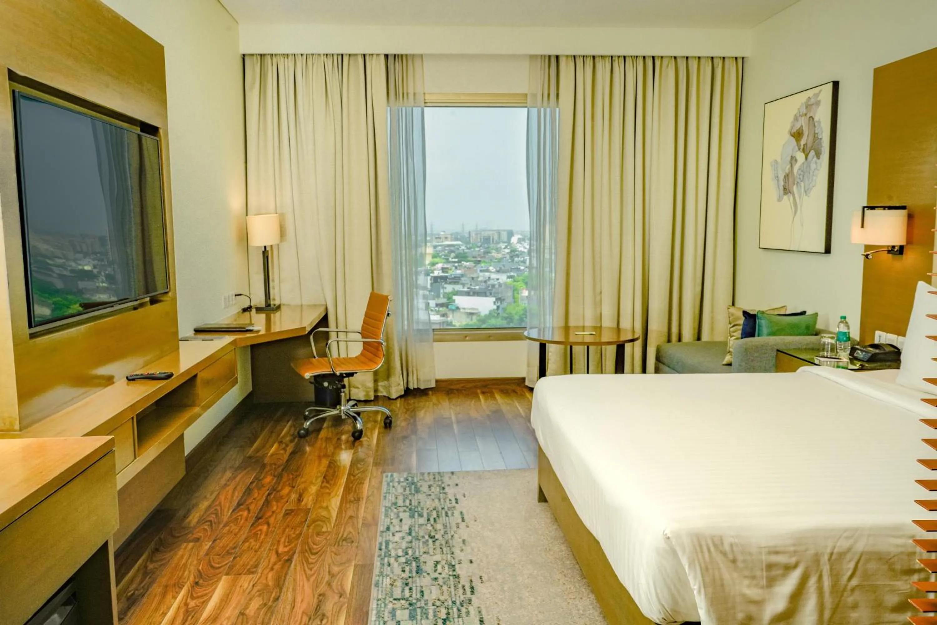 Bed in Courtyard by Marriott Gurugram Downtown