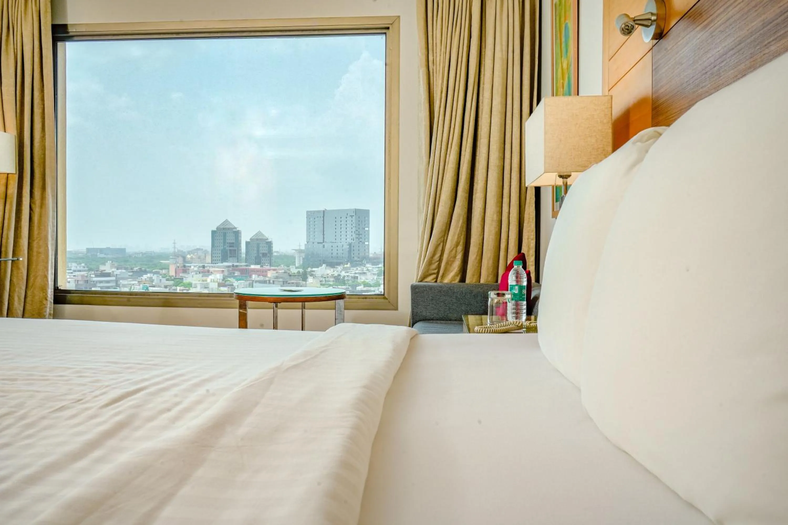 Bed in Courtyard by Marriott Gurugram Downtown