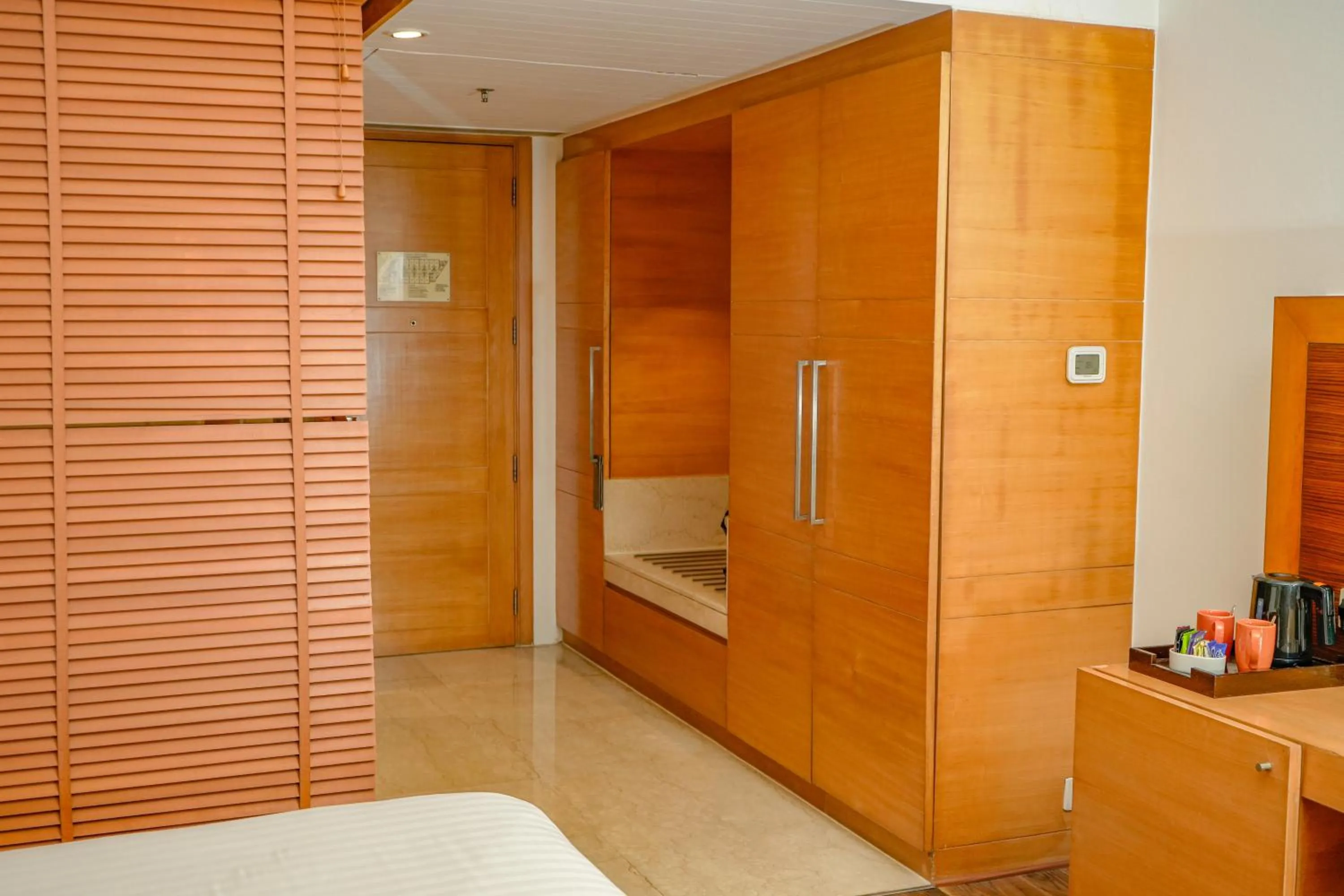 Coffee/tea facilities, Bed in Courtyard by Marriott Gurugram Downtown