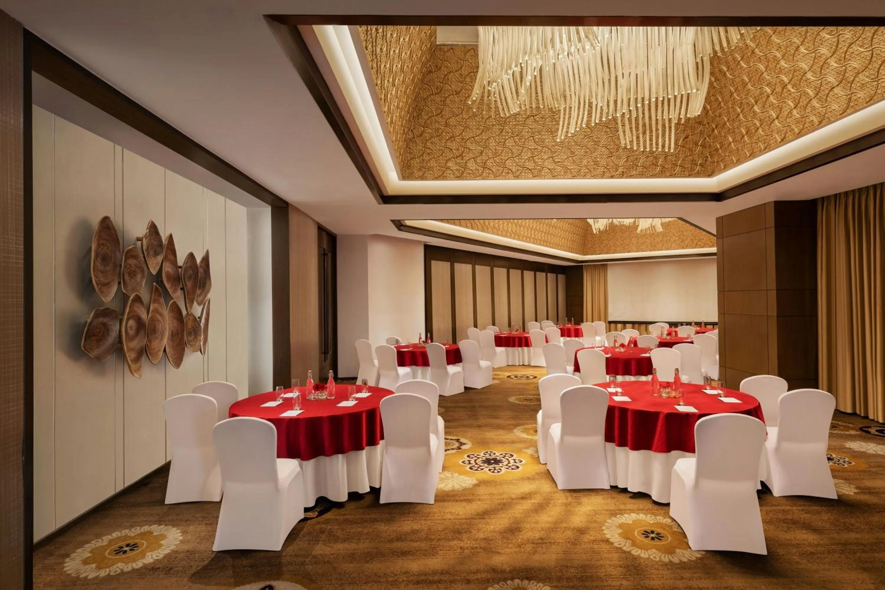 Meeting/conference room in Courtyard by Marriott Gurugram Downtown