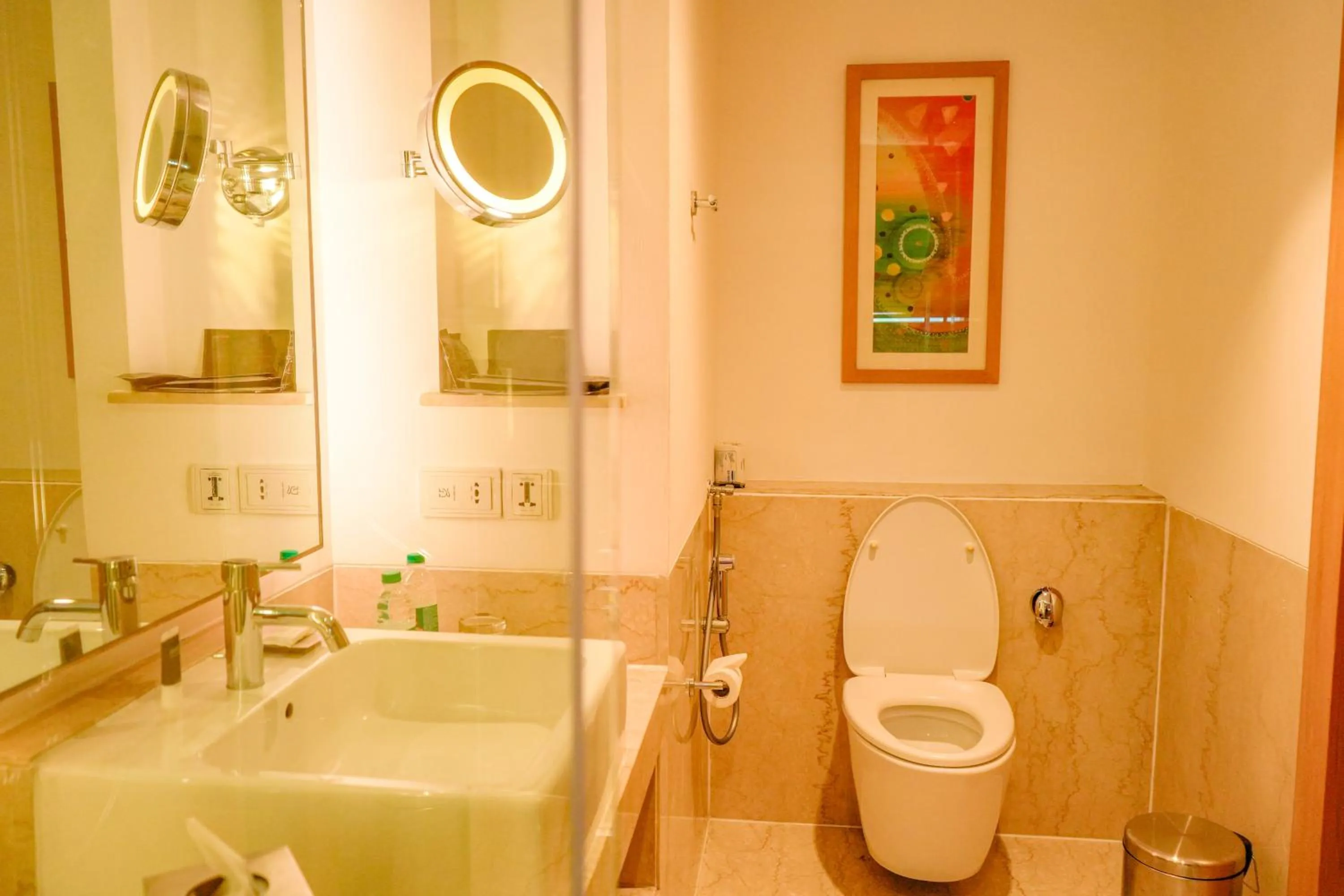 Toilet in Courtyard by Marriott Gurugram Downtown