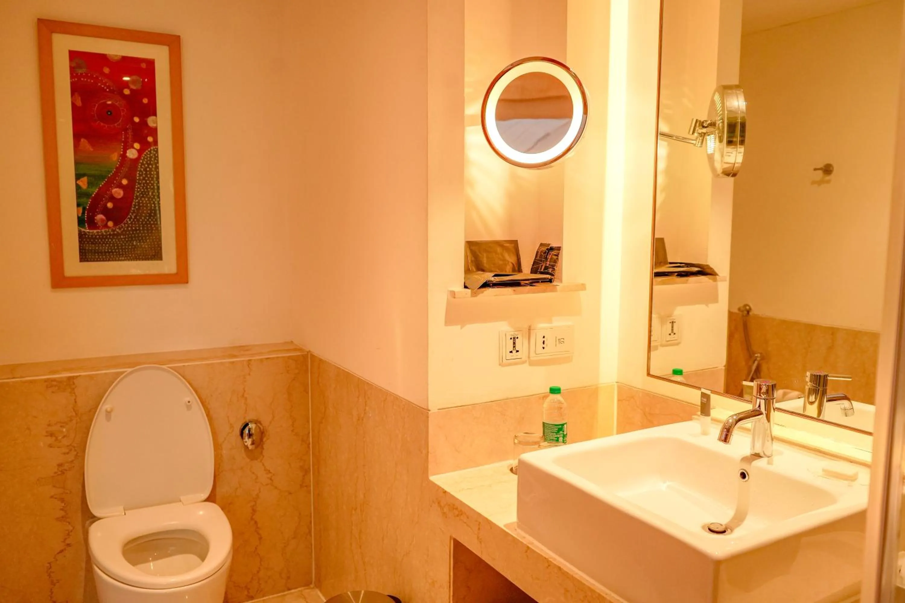 Toilet in Courtyard by Marriott Gurugram Downtown