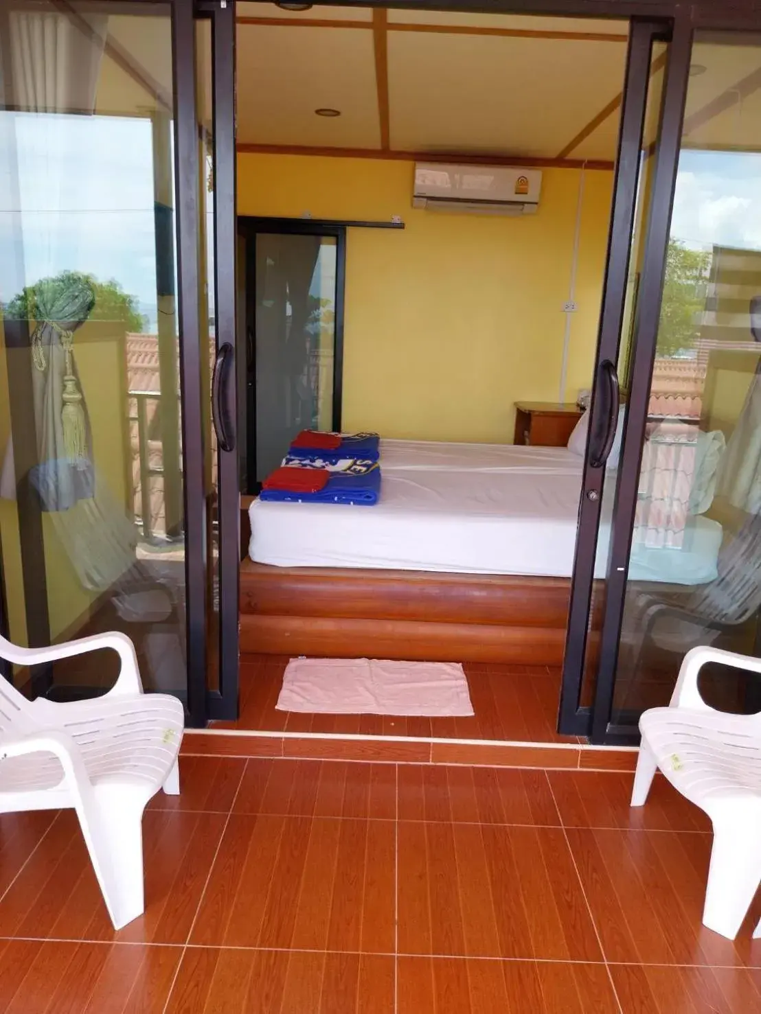 Standard Twin Room (Building) in Phi Phi Sand Sea View Resort Standard Twin Room (Building) in Phi Phi Sand Sea View Resort