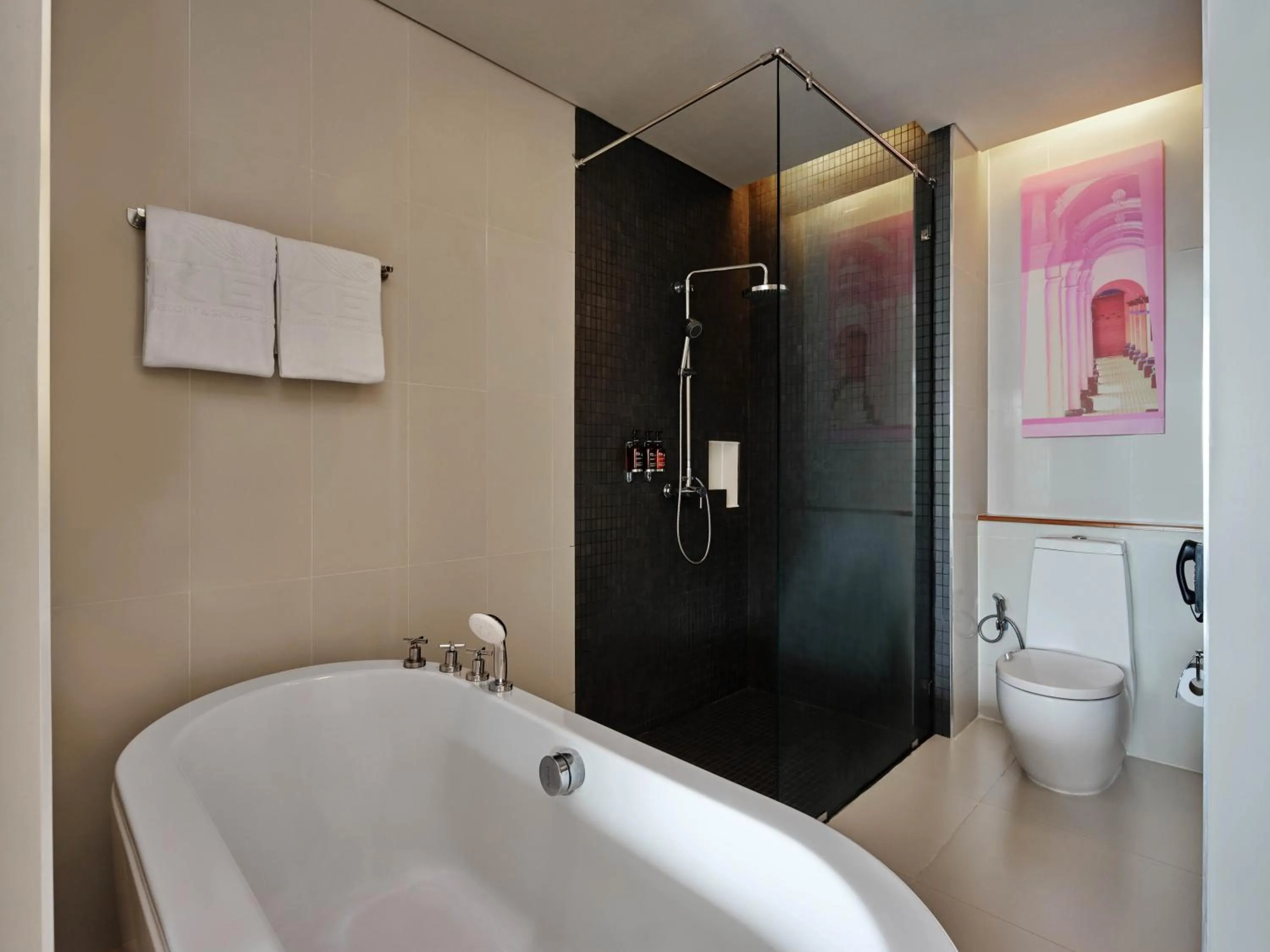 Shower in The Kee Resort & Spa