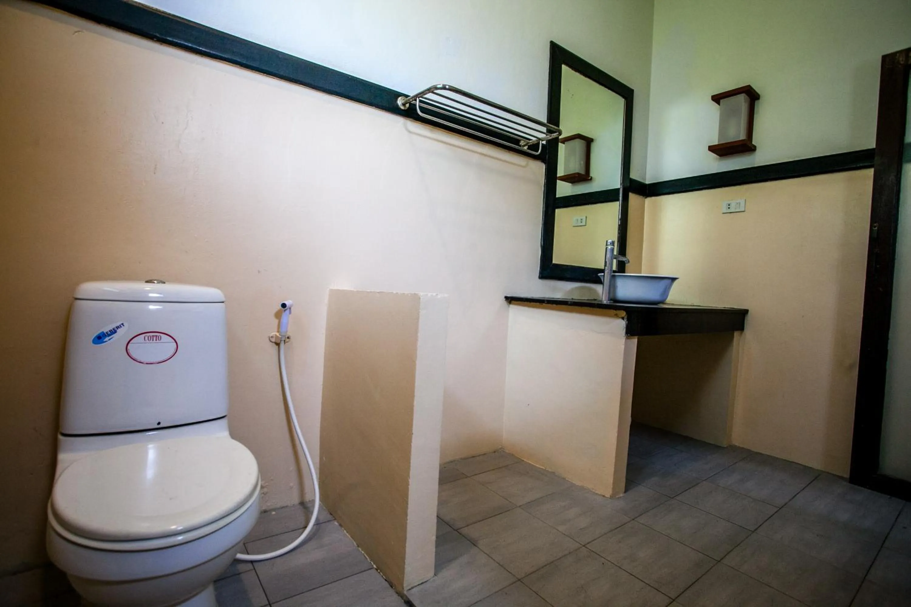 Toilet in Phitharom PP Resort