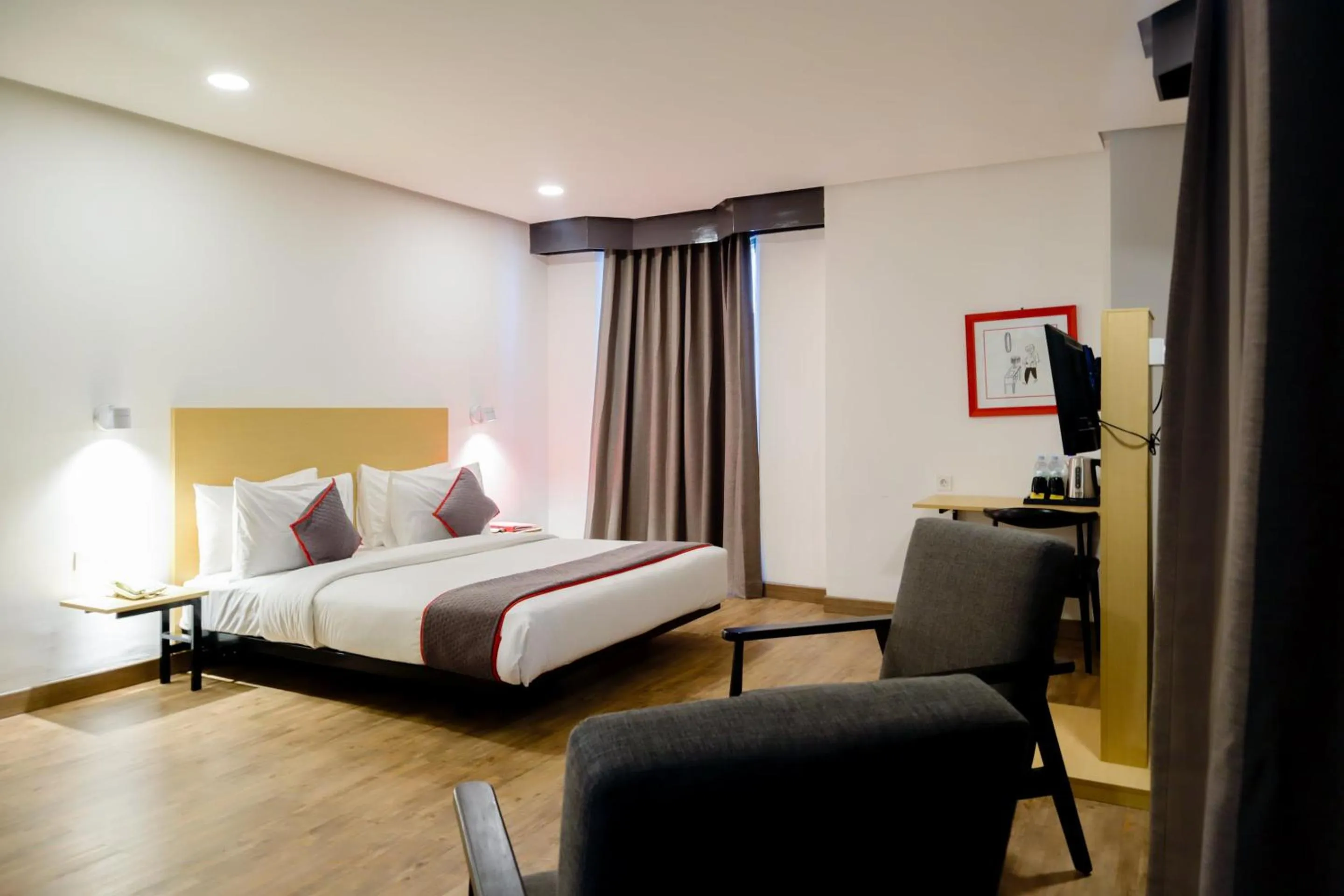 Bedroom, Bed in Super OYO Townhouse 1 Hotel Salemba