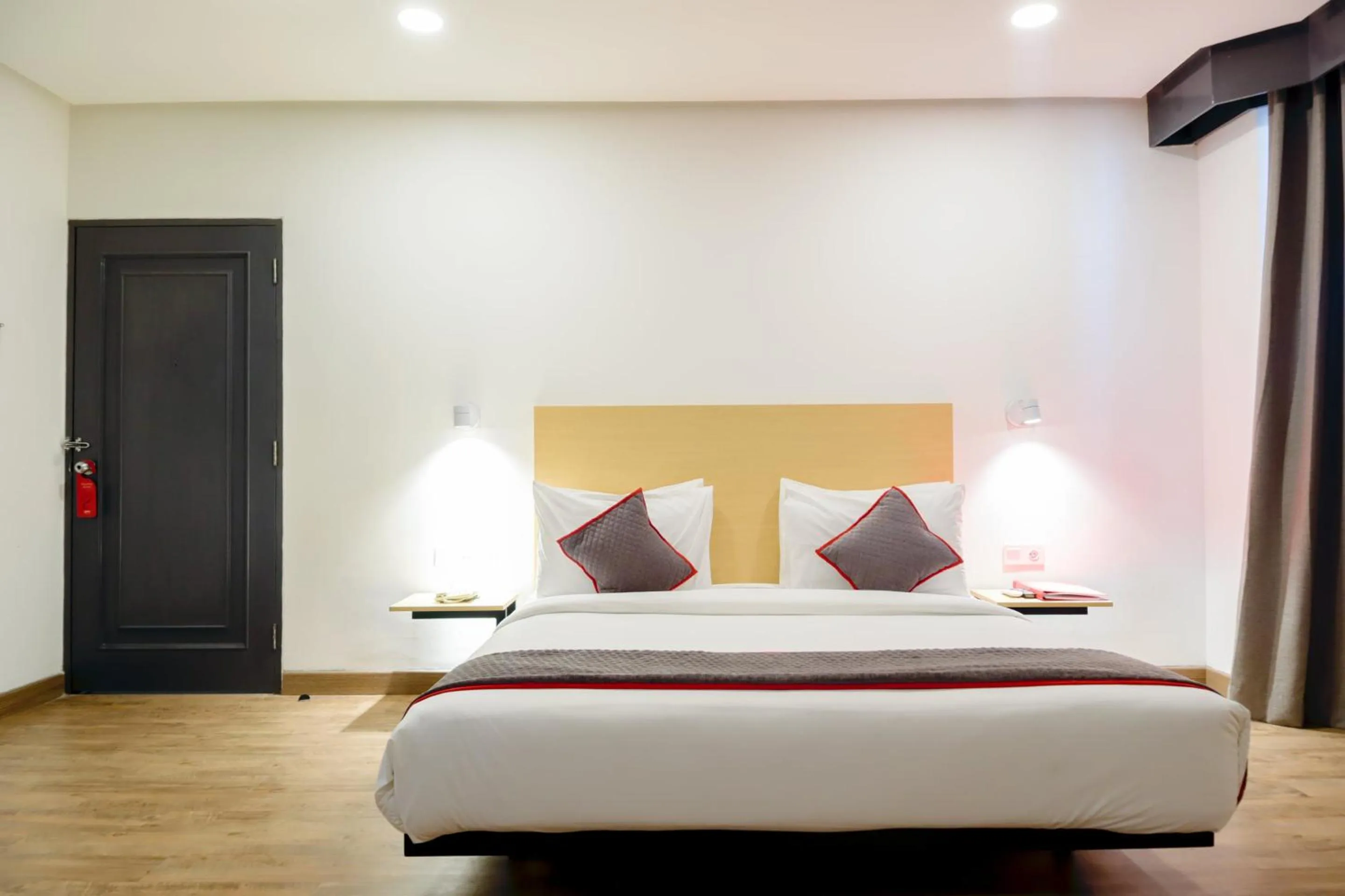 Bedroom, Bed in Super OYO Townhouse 1 Hotel Salemba