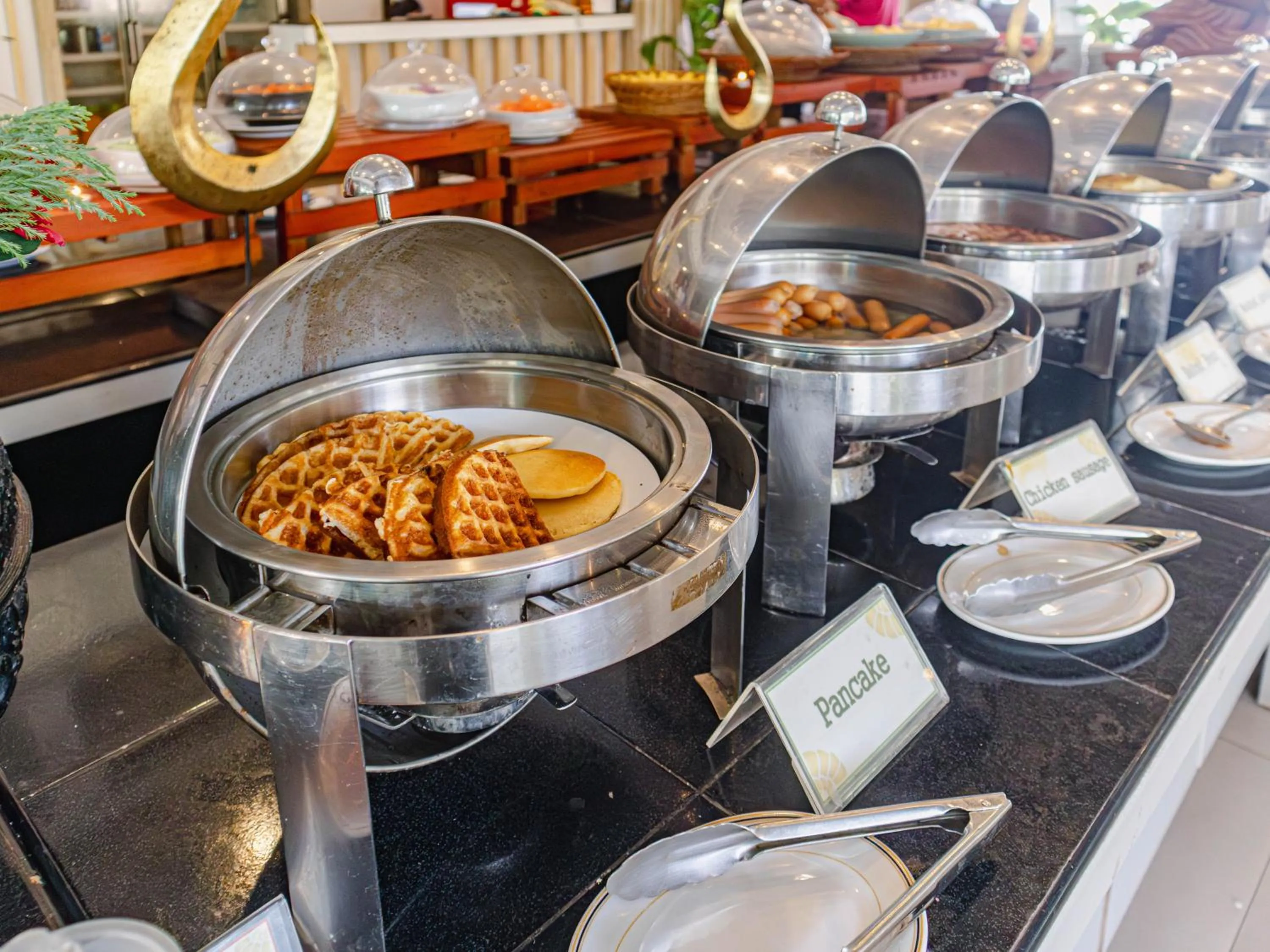 Restaurant/places to eat in Lanta Sand Resort & Spa