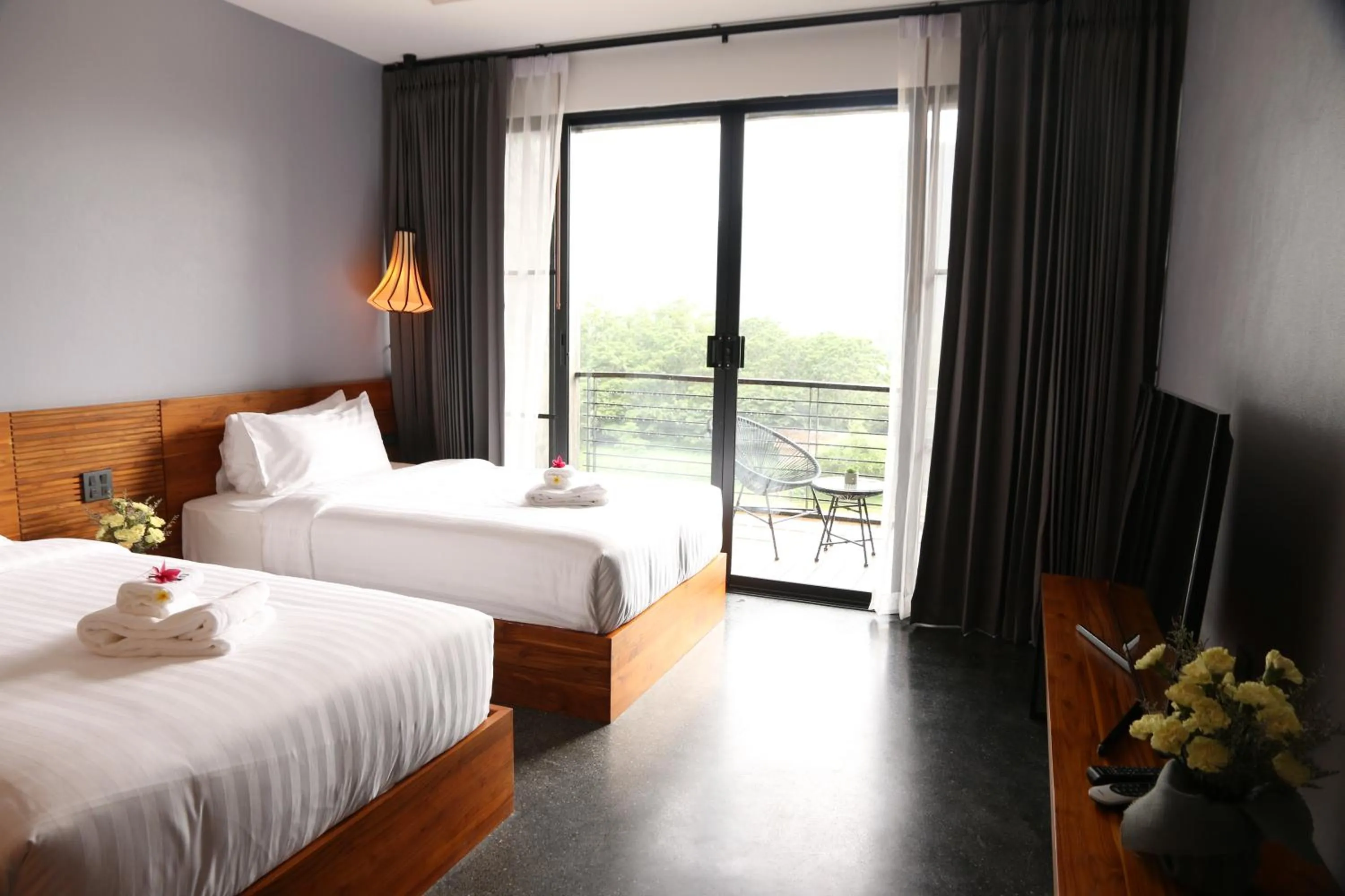 Shower, Bed in Inthira Vangvieng