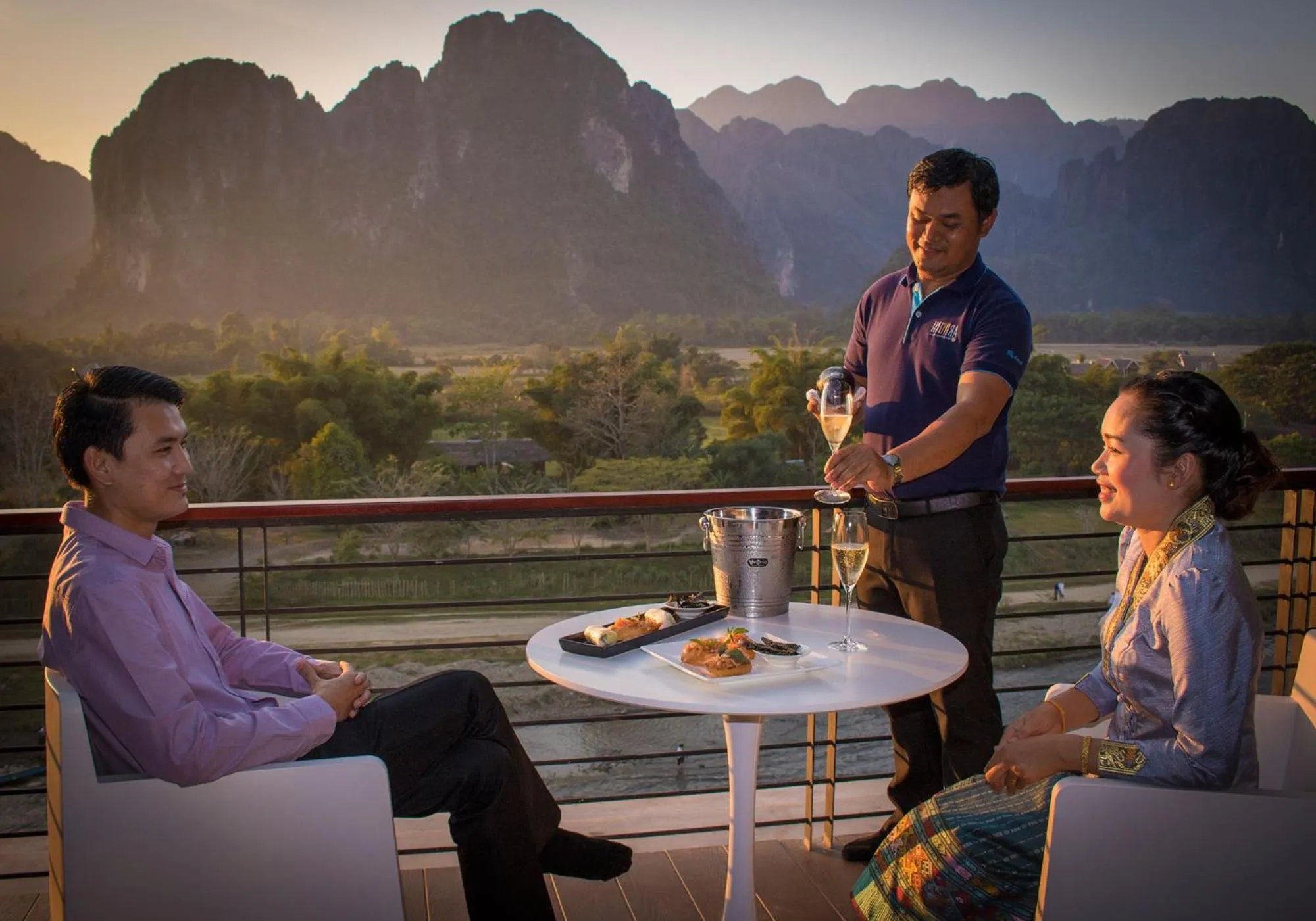 Dinner in Inthira Vangvieng