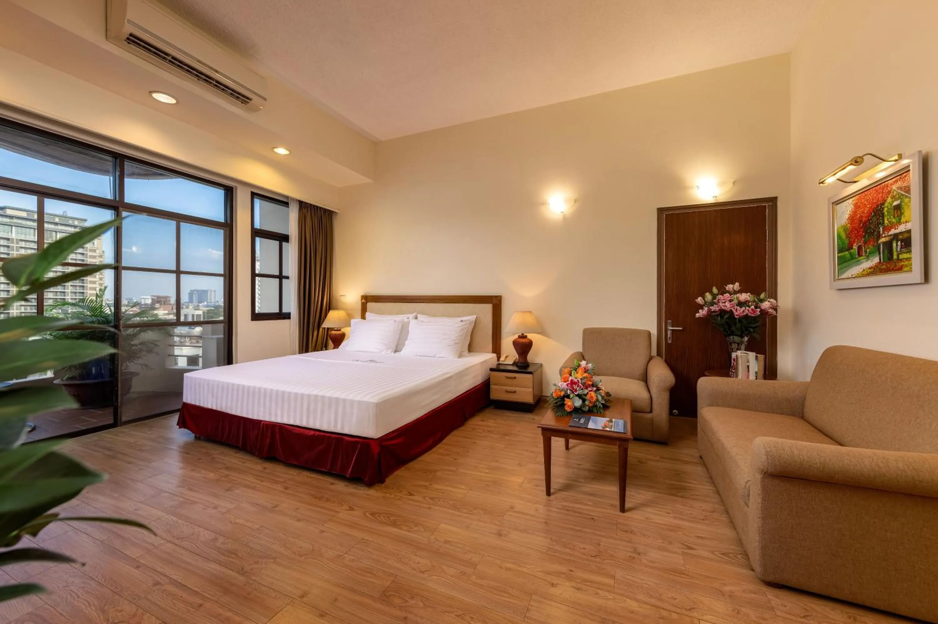 Bedroom, Bed in Oriental Palace Apartments Hanoi