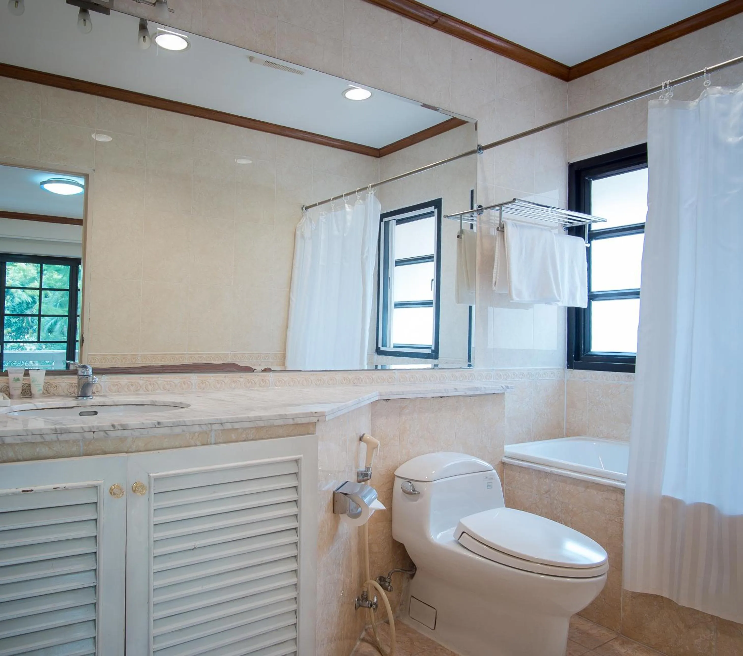 Bathroom in Oriental Palace Apartments Hanoi